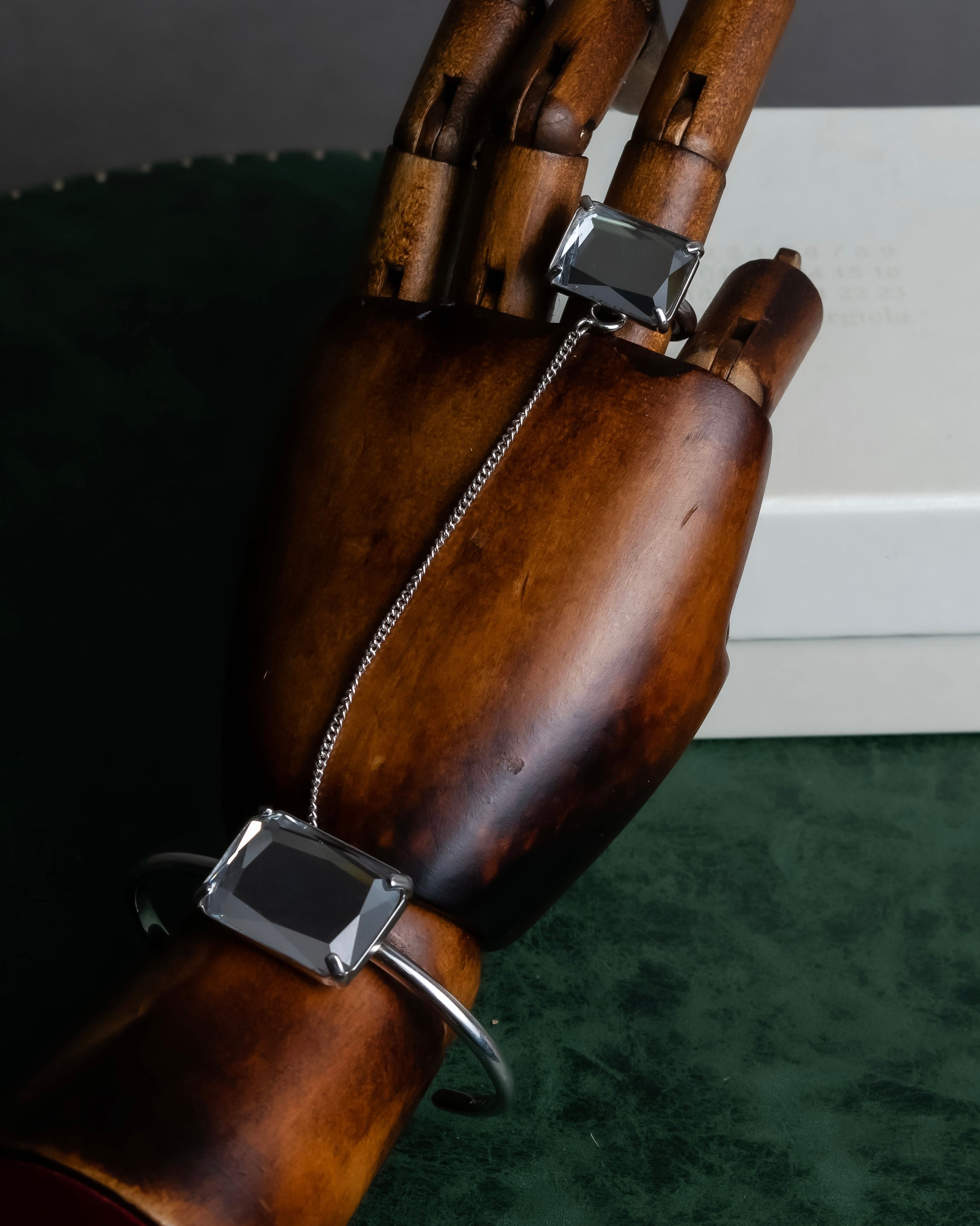 "Maison Martin Margiela" Crystal cut head motif ring＆bangle combination set