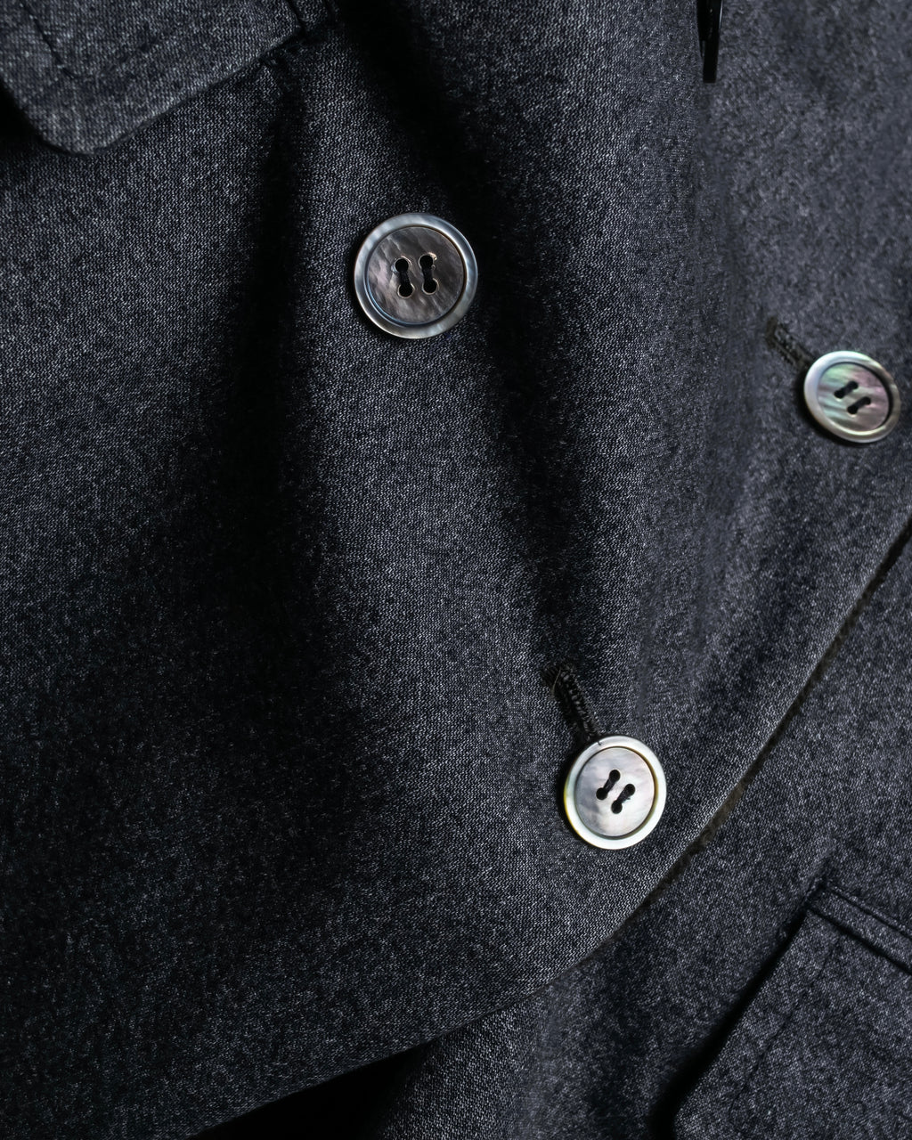 "tricot COMME des GARCONS" 
Double-breasted reversible fur tailored coat