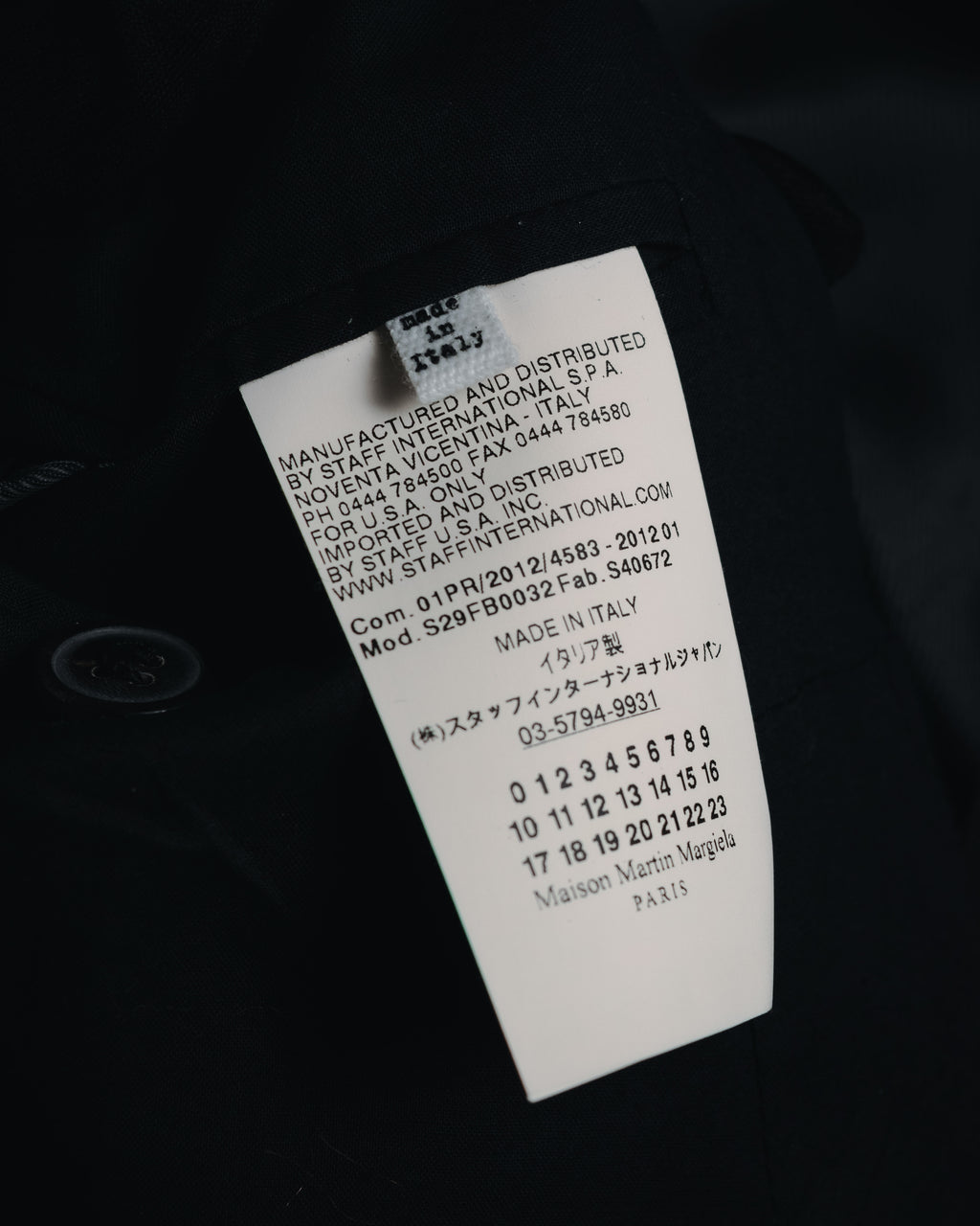 –SPECIAL– "Maison Martin Margiela"
2012SS sleeveless deconstructed tuxedo lapel jacket