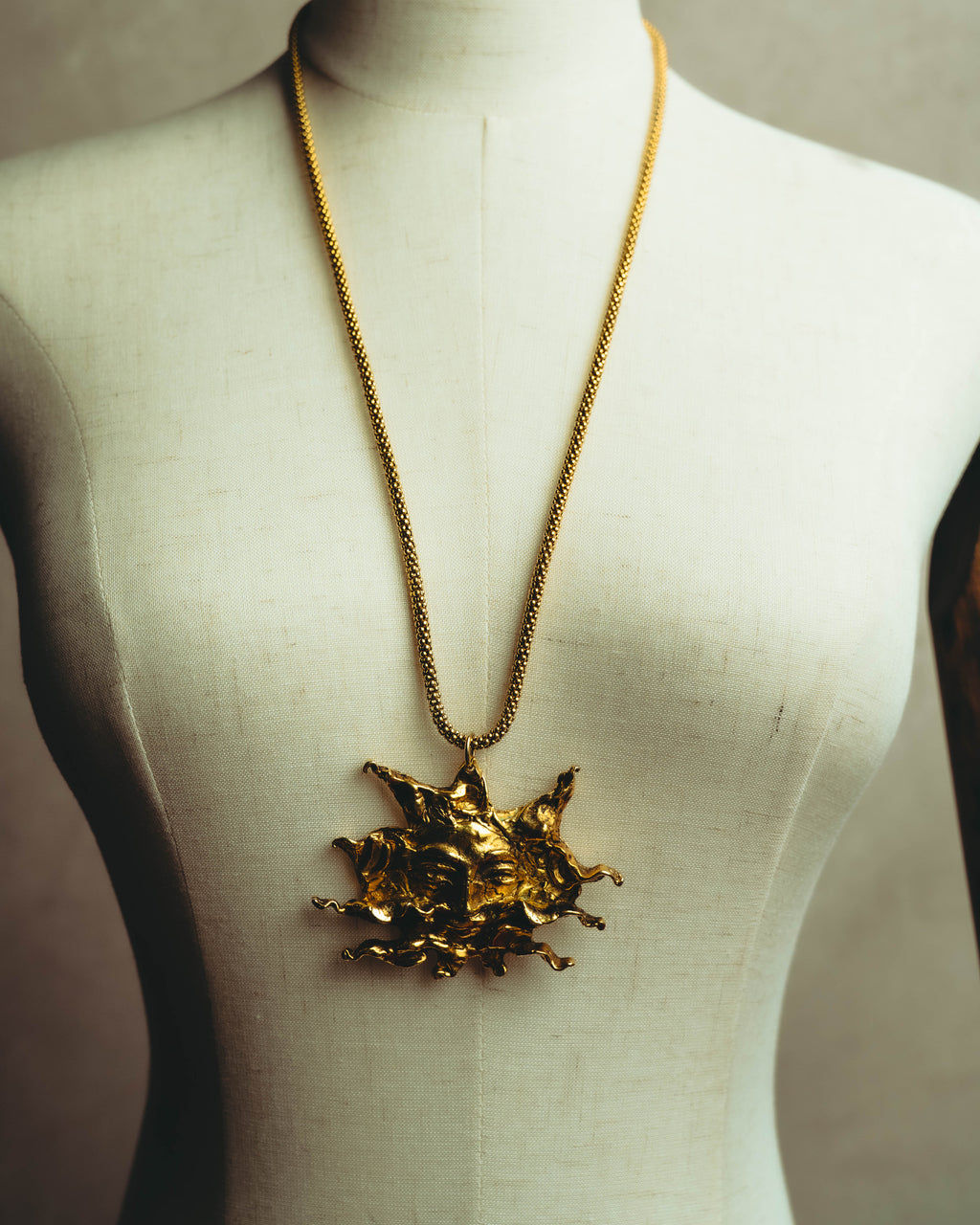 -SPECIAL- “HERMÈS” 90’s Sun face sculptural pendant necklace
