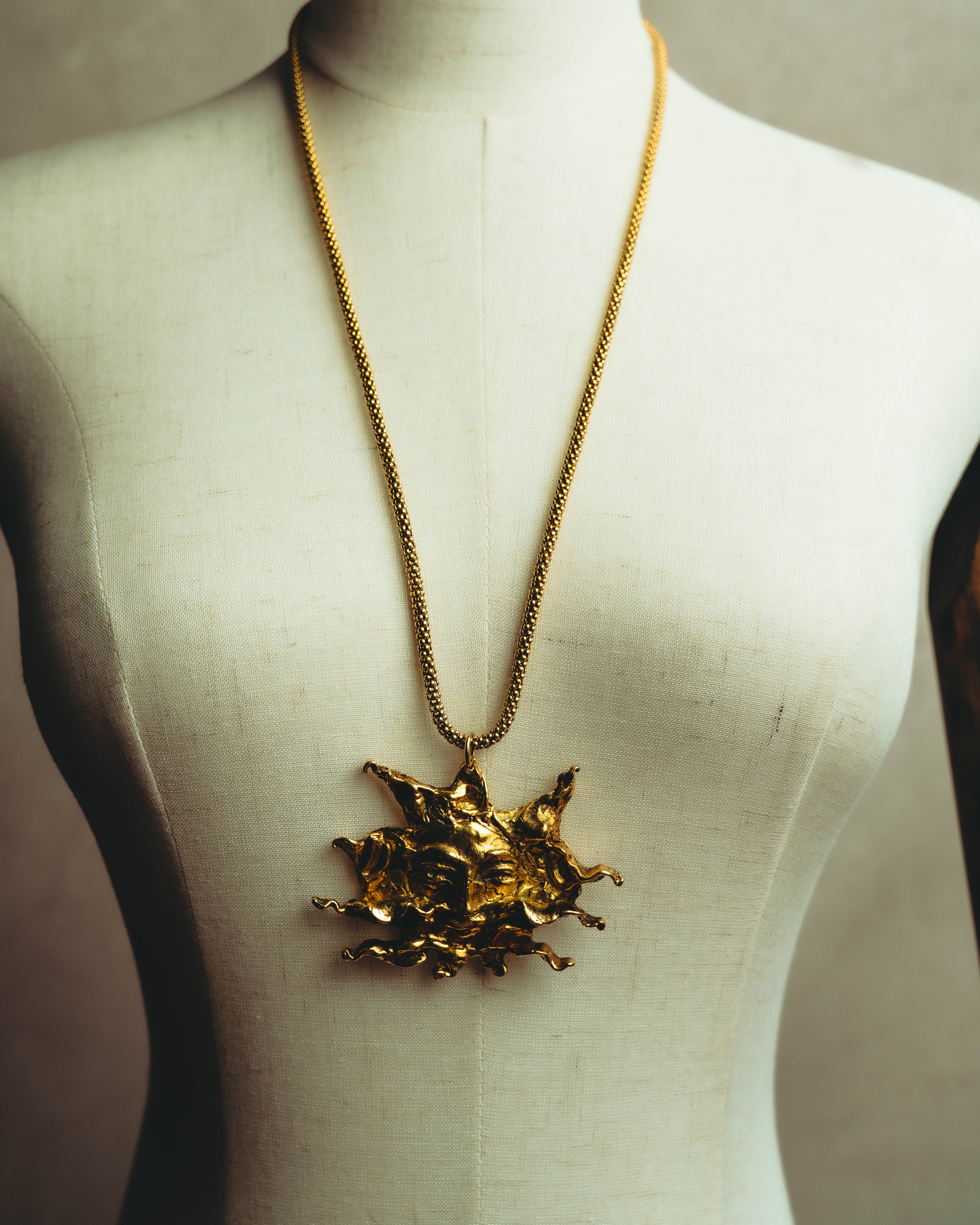 -SPECIAL- “HERMÈS” 90’s Sun face sculptural pendant necklace