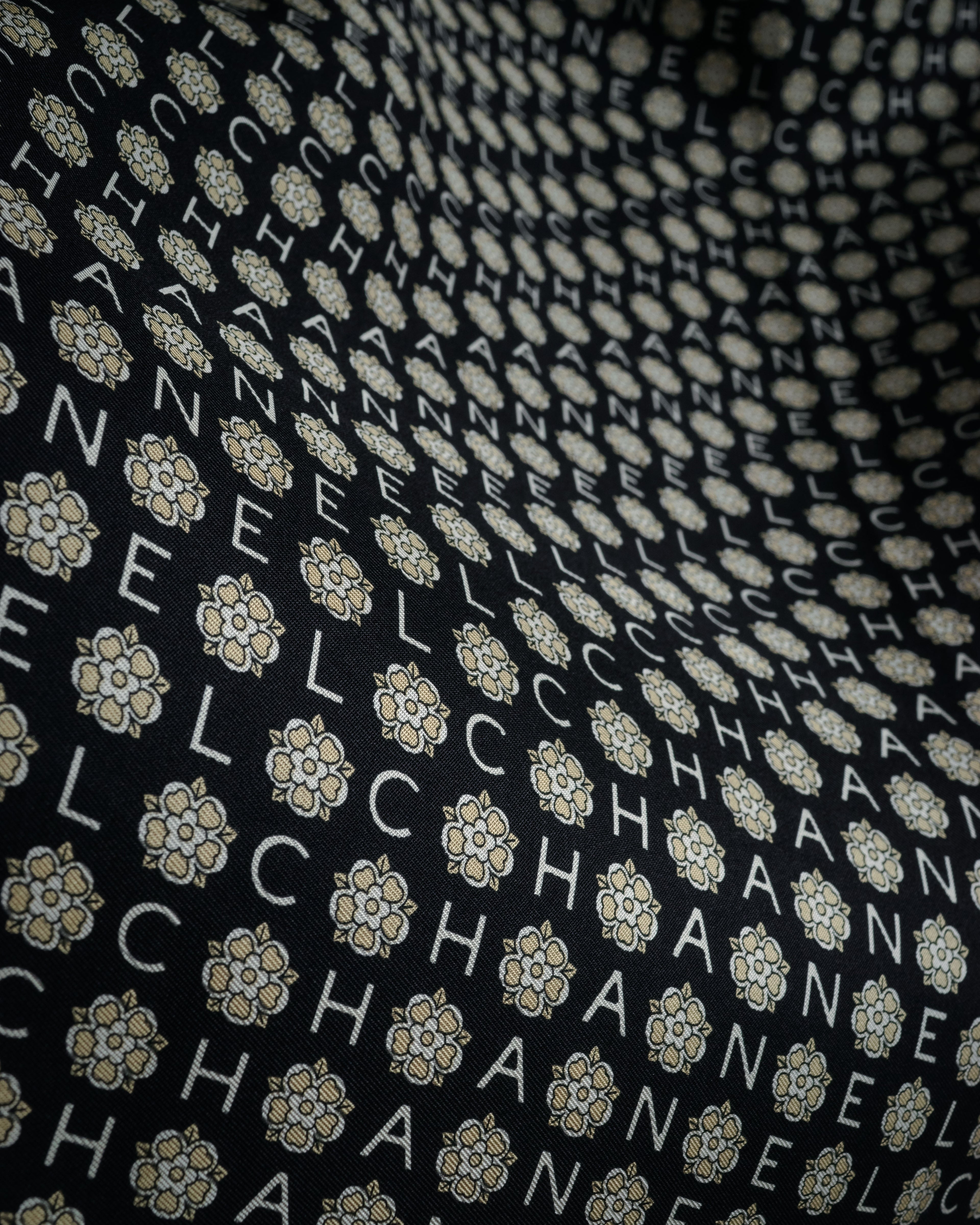 “CHANEL” 90’s-00’s Camellia logo silk scarf