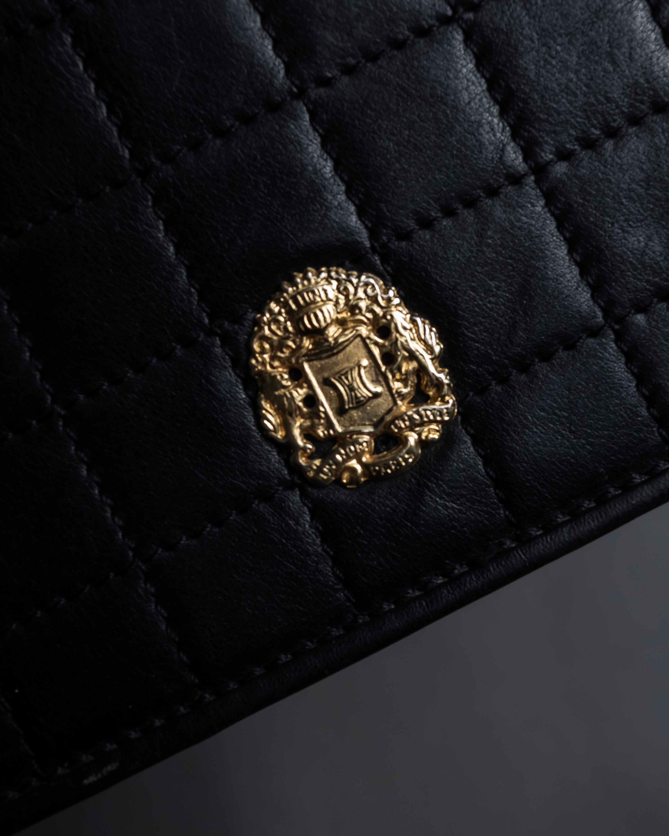 "CELINE" 80's-90's Crest metal fittings design quilted leather bag