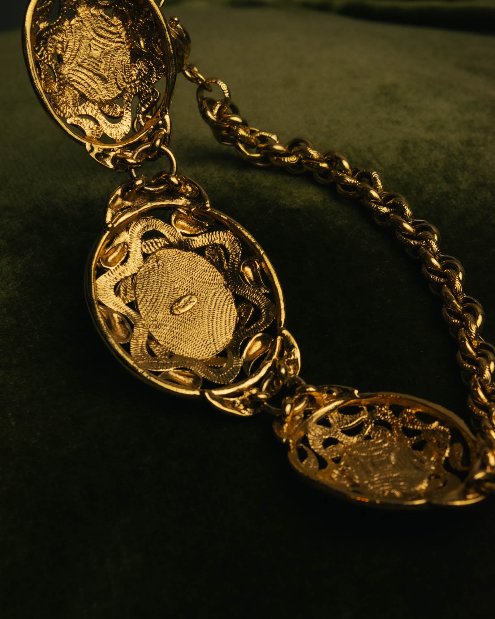 -SPECIAL- “YVES SAINT LAURENT” 80’s-90’s Baroque statement necklace