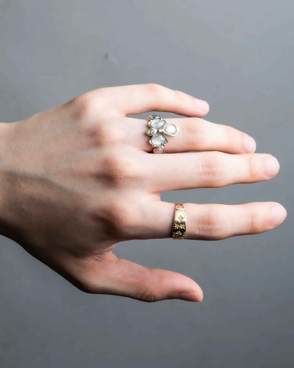 "CHANEL" Mysterious details stone ring