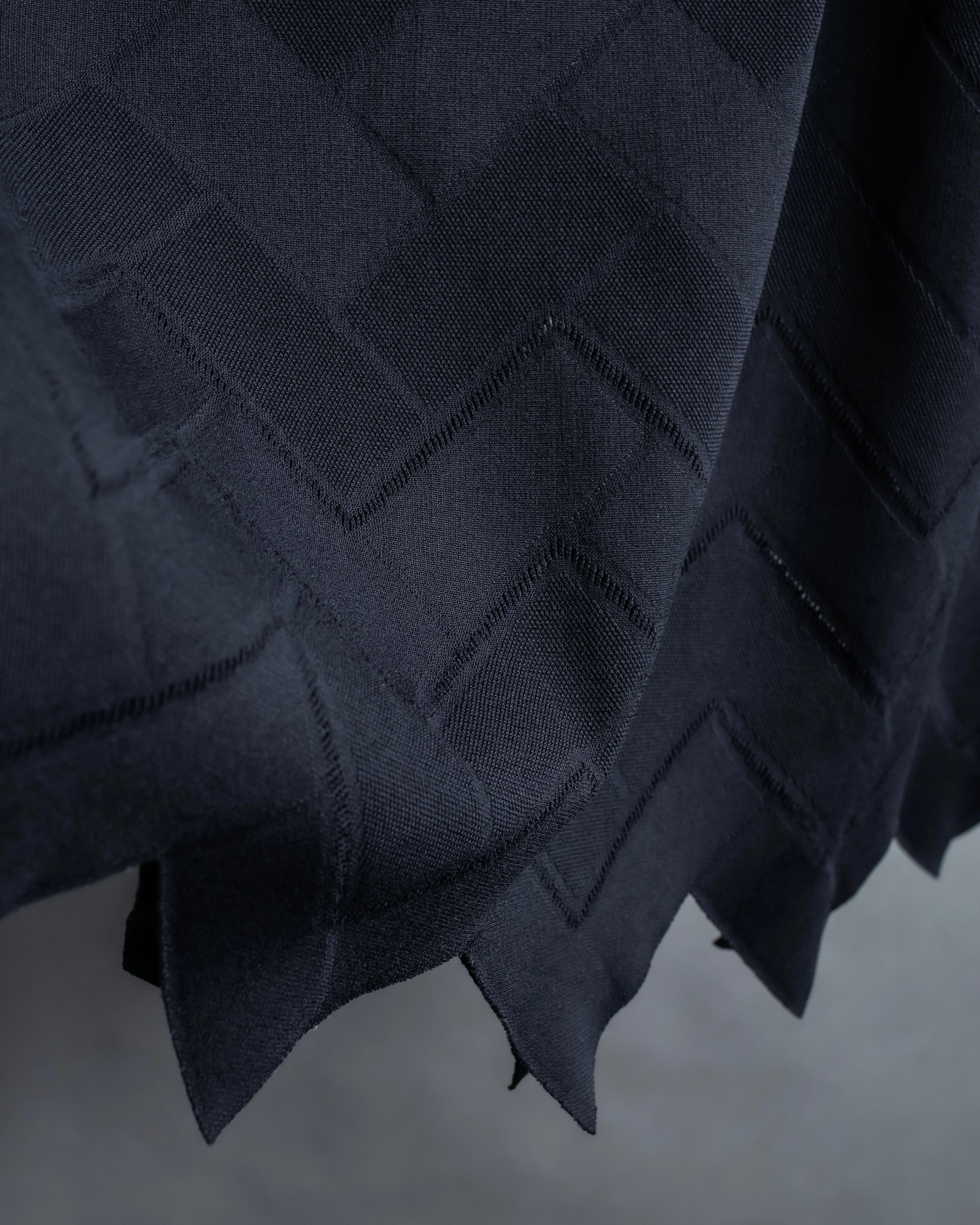 "PLEATS PLEASE ISSEY MIYAKE" 

Meander sleeveless tops