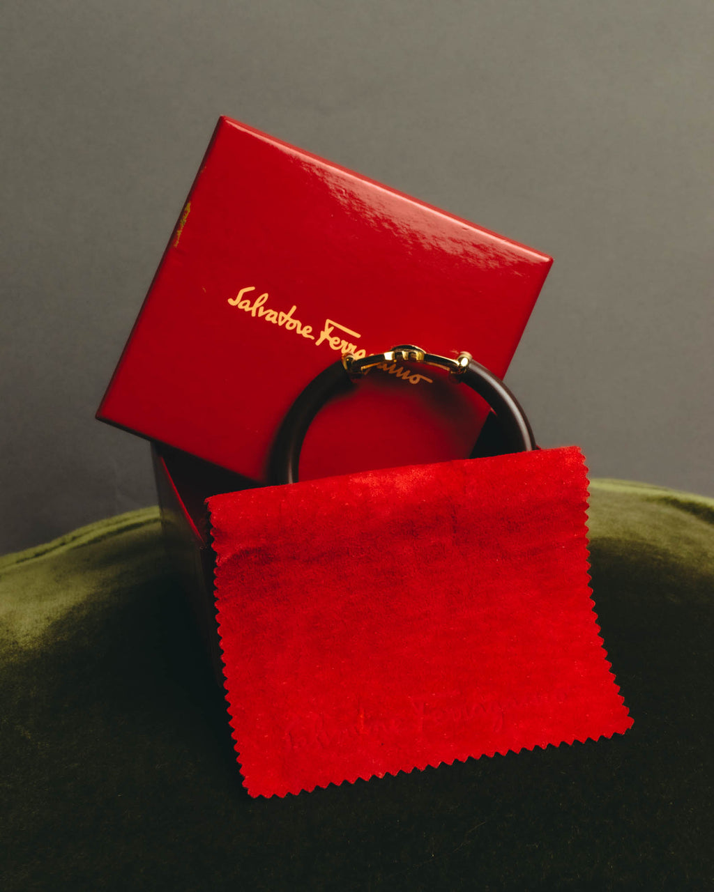“Salvatore Ferragamo” 90’s-10’s Dark brown double Gancini bangle