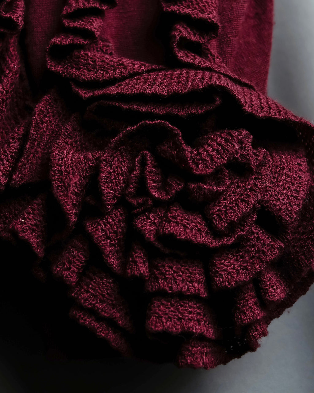 "VALENTINO" Virgin wool ruffled flower design cardigan