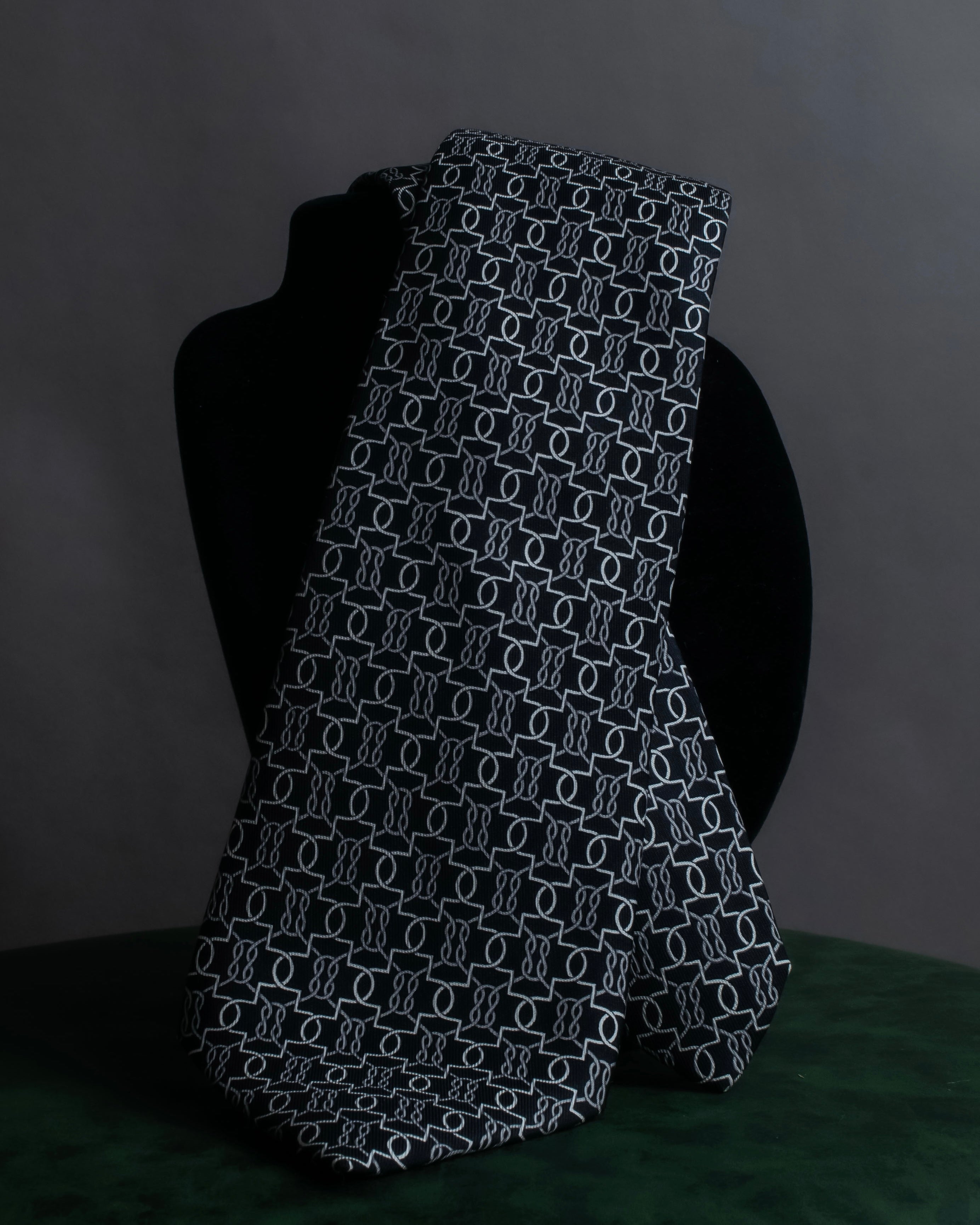 "HERMES" Chain motif silk necktie