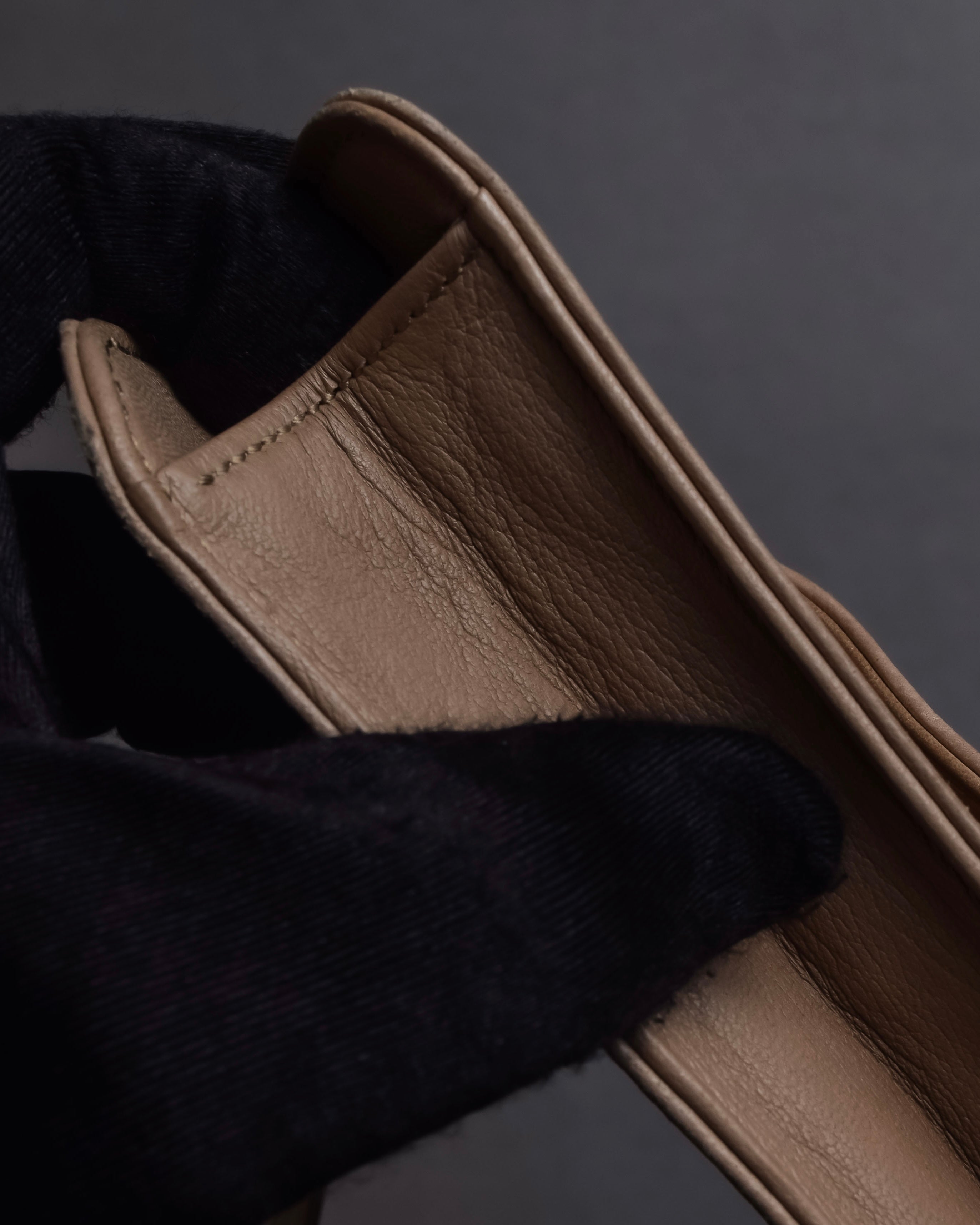 "HERMES" 70's Diamond stitched envelope leather bag