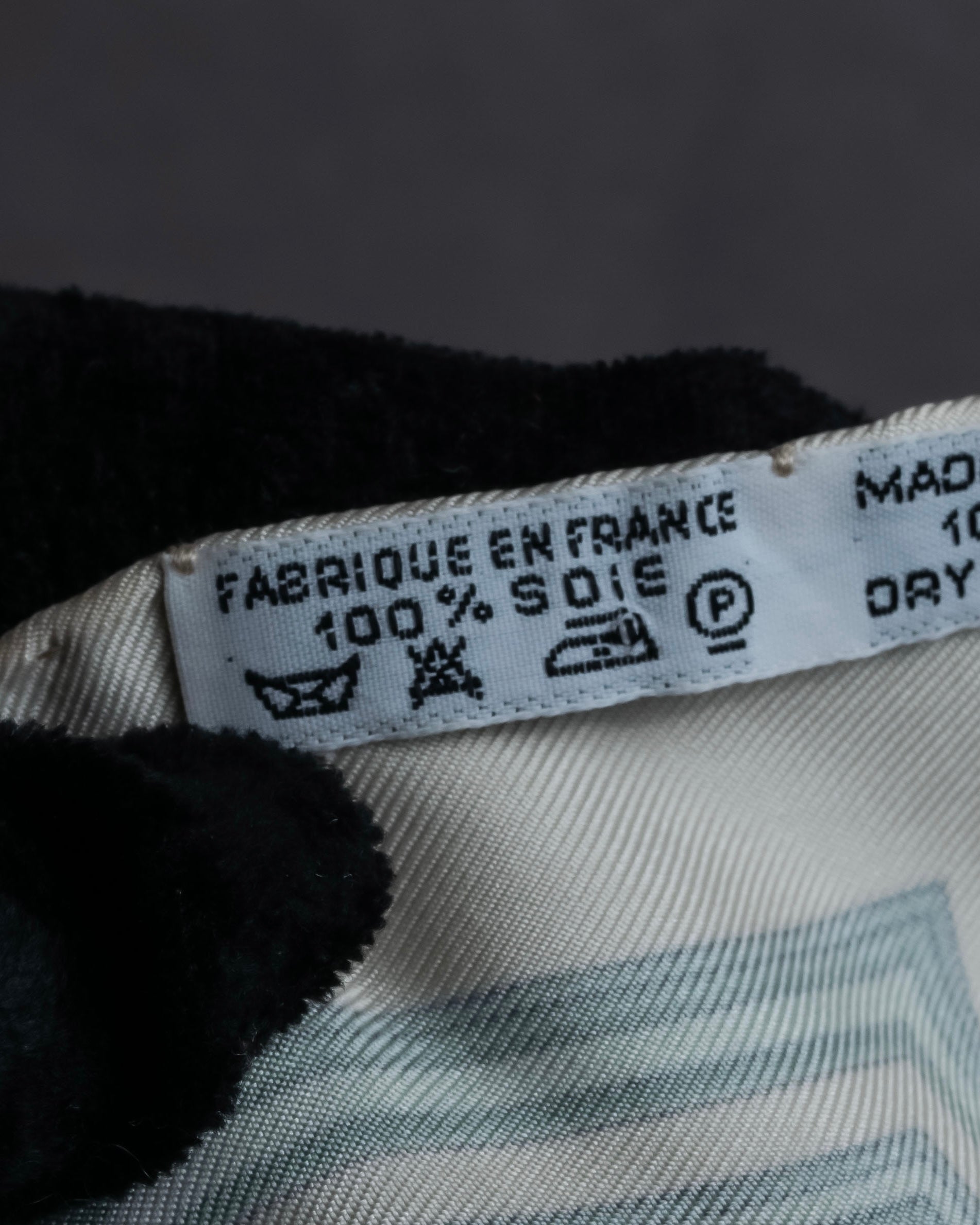 "HERMES" Petit Carre 45 LES TUILERIES silk scarf