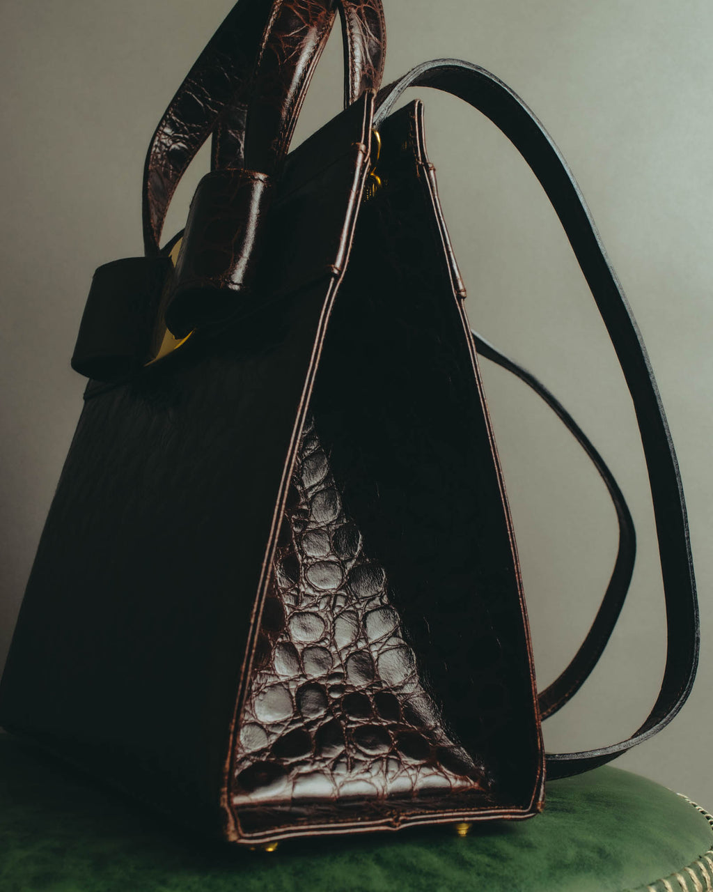 “Salvatore Ferragamo” 00’s-10’s Crocodile embossed vara bow 2way handbag