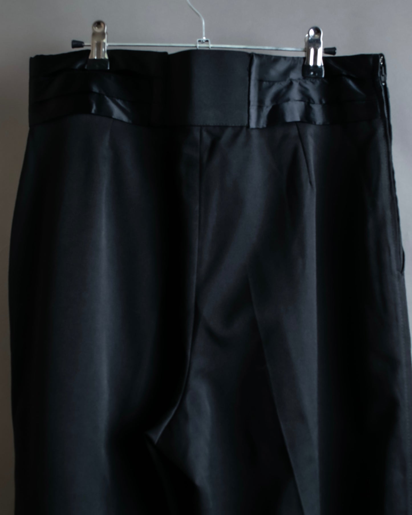 "SISLEY" Waistline switching design wide tapered slacks