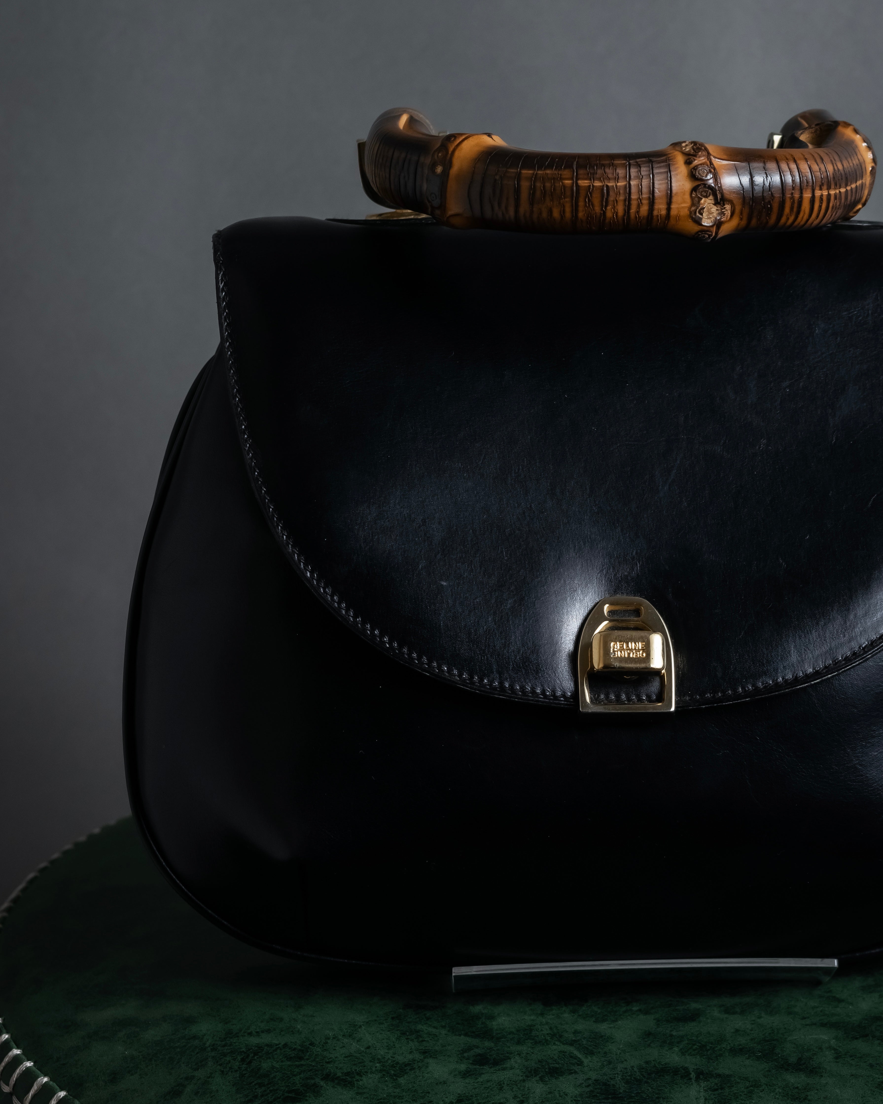 -MOOD Christmas Collection-
"CELINE" 70's Curved organic silhouette bamboo leather hand bag