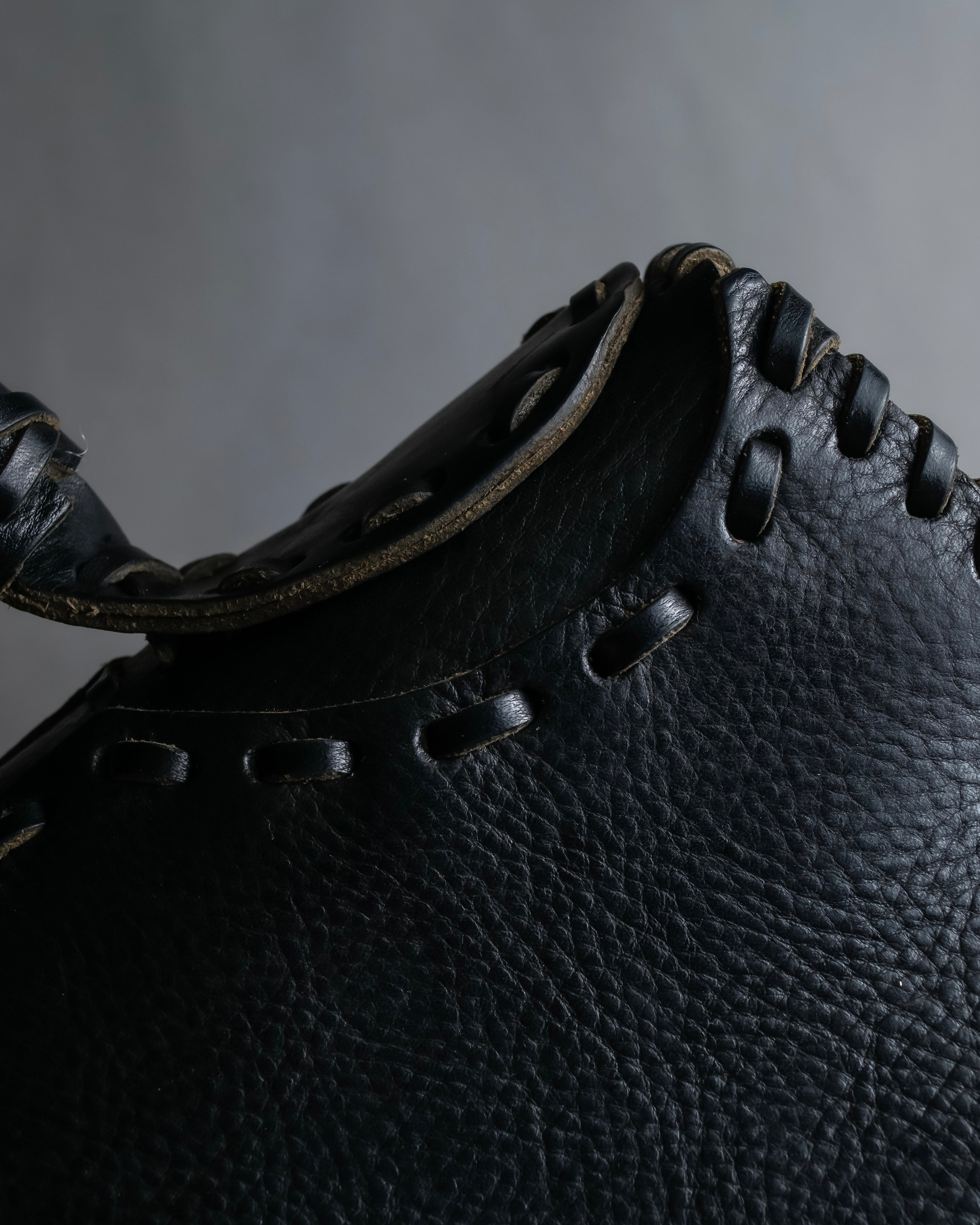 "FENDI" Hand stitched design leather hand bag