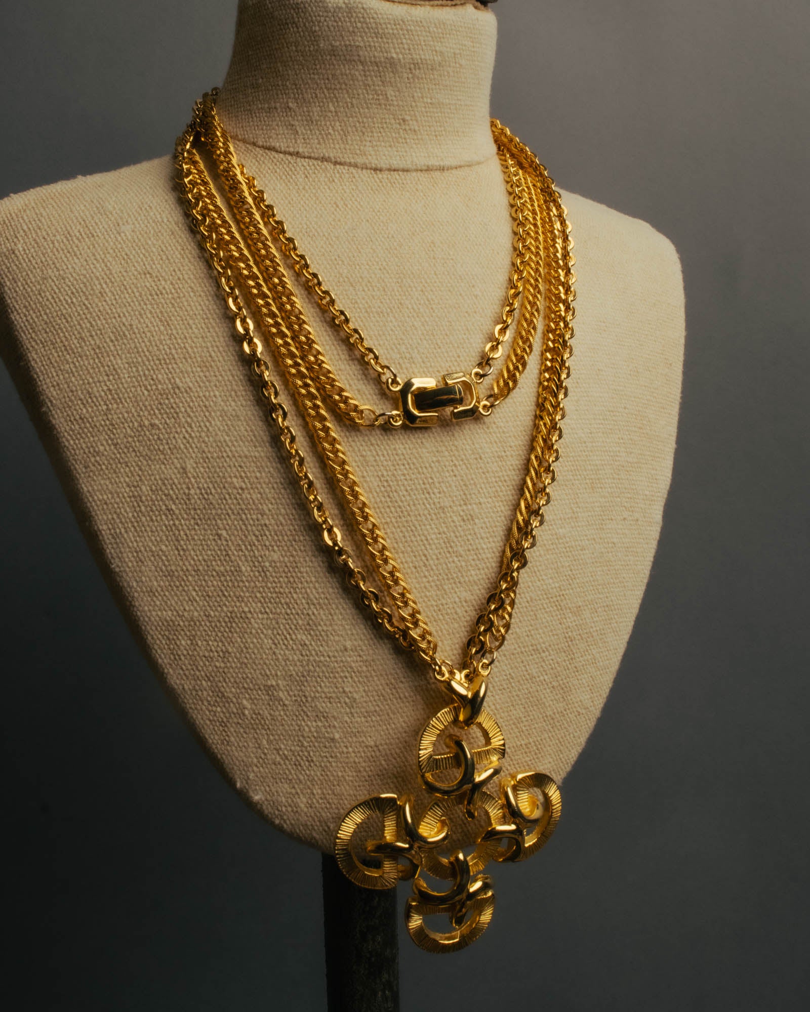 -SPECIAL- “Lucien Piccard” 70’s-80’s Gold tone cross pendant necklace