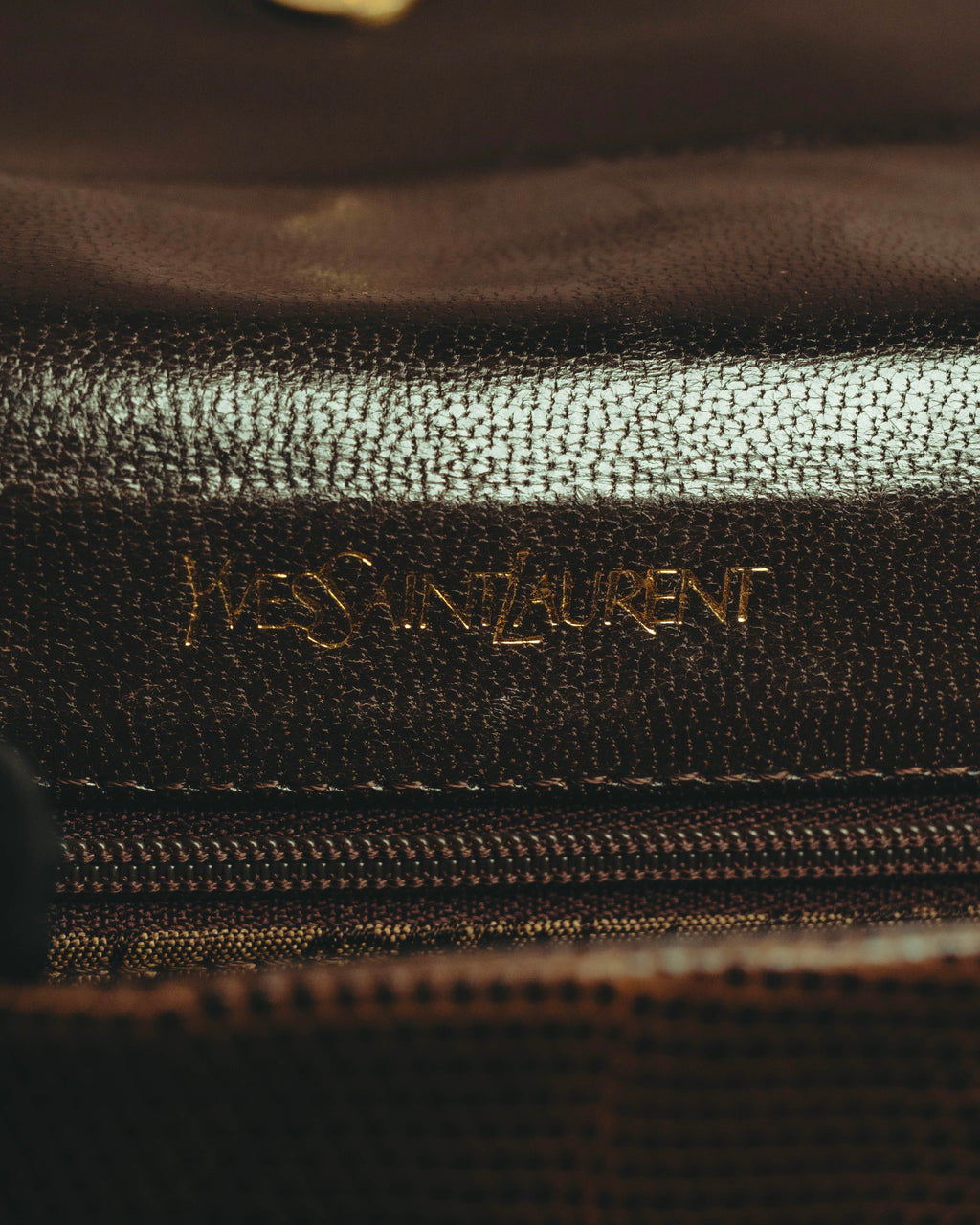 “YVES SAINT LAURENT” 80’s-90’s Sculpted flap lizard leather shoulder bag