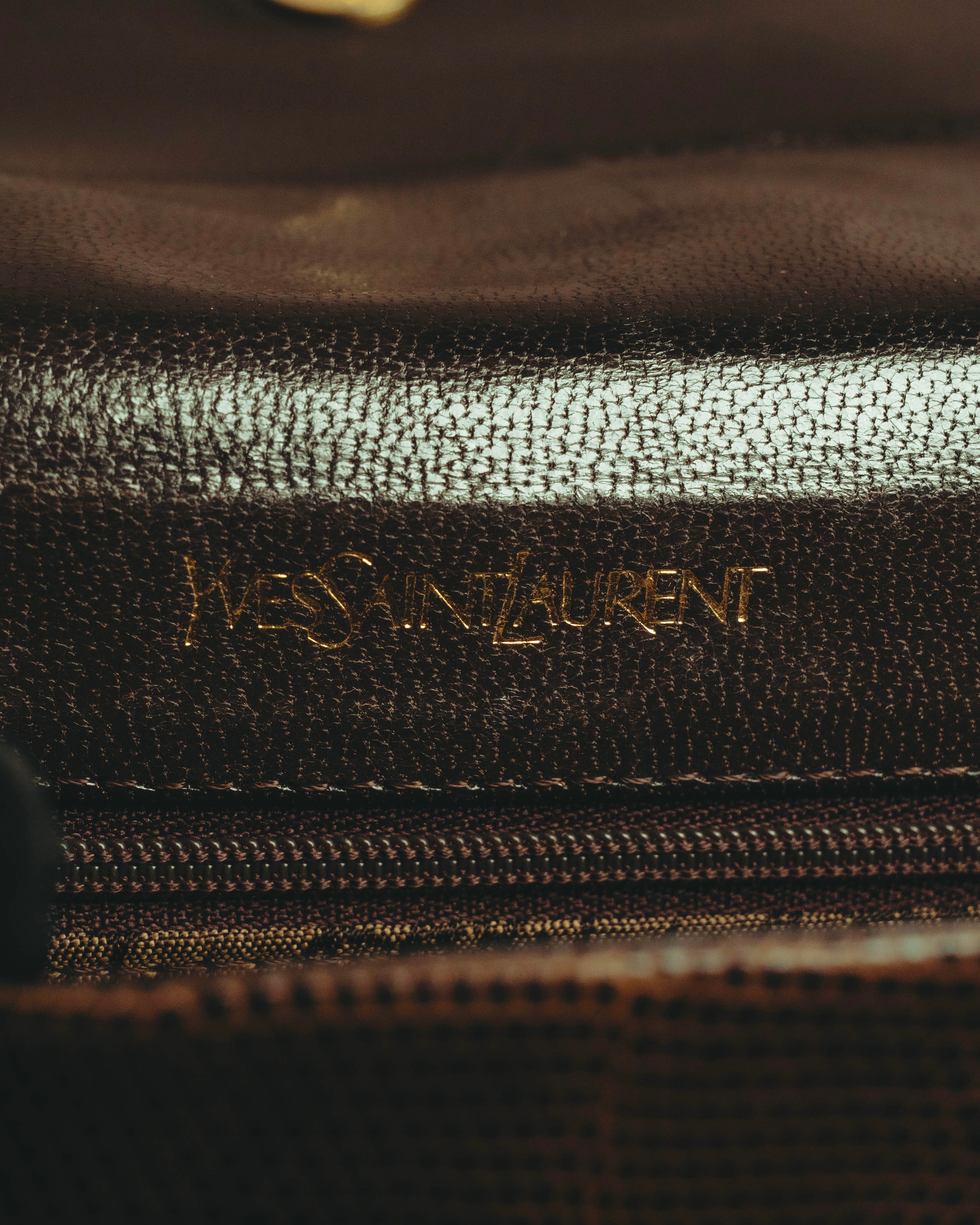 “YVES SAINT LAURENT” 80’s-90’s Sculpted flap lizard leather shoulder bag