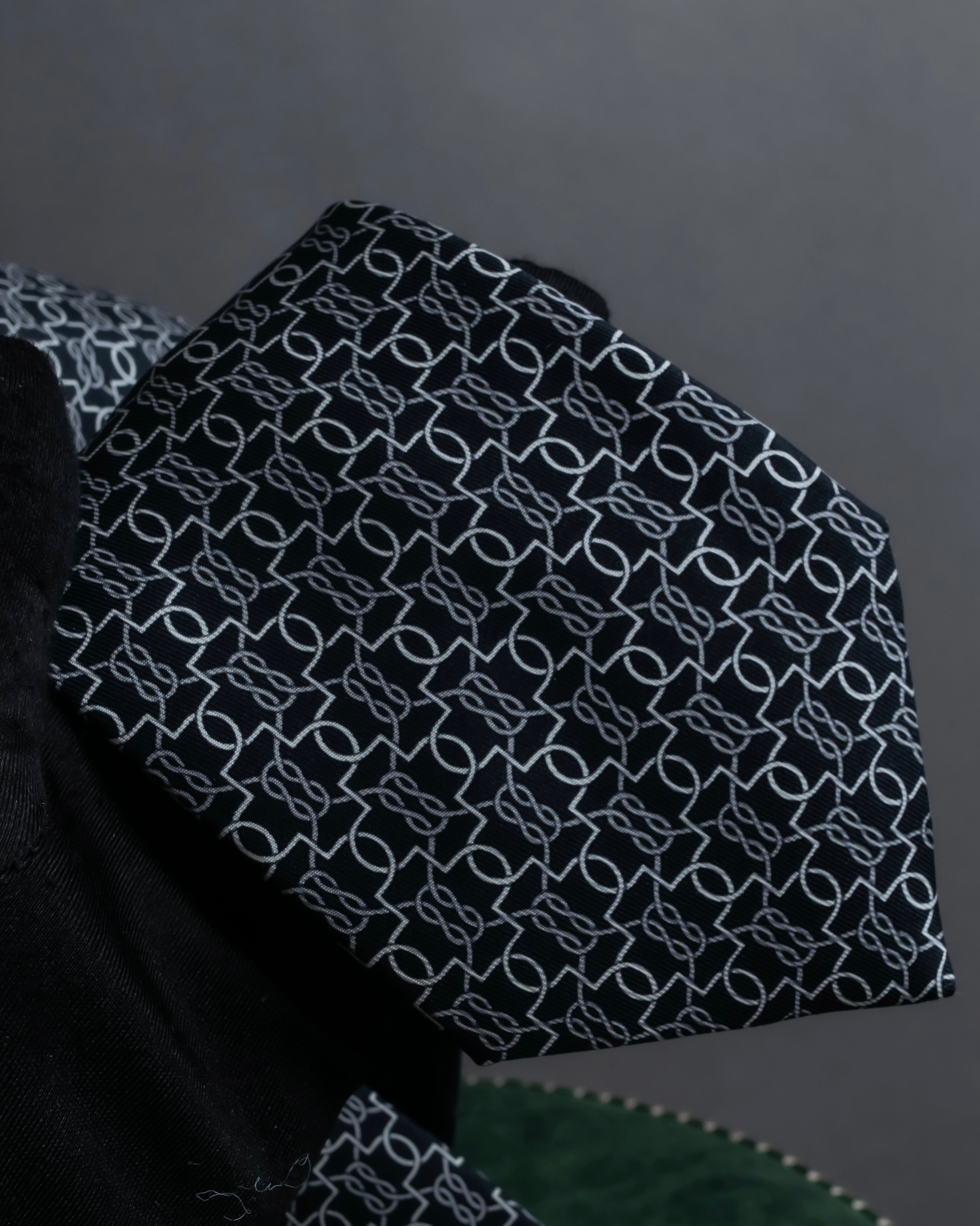 "HERMES" Chain motif silk necktie