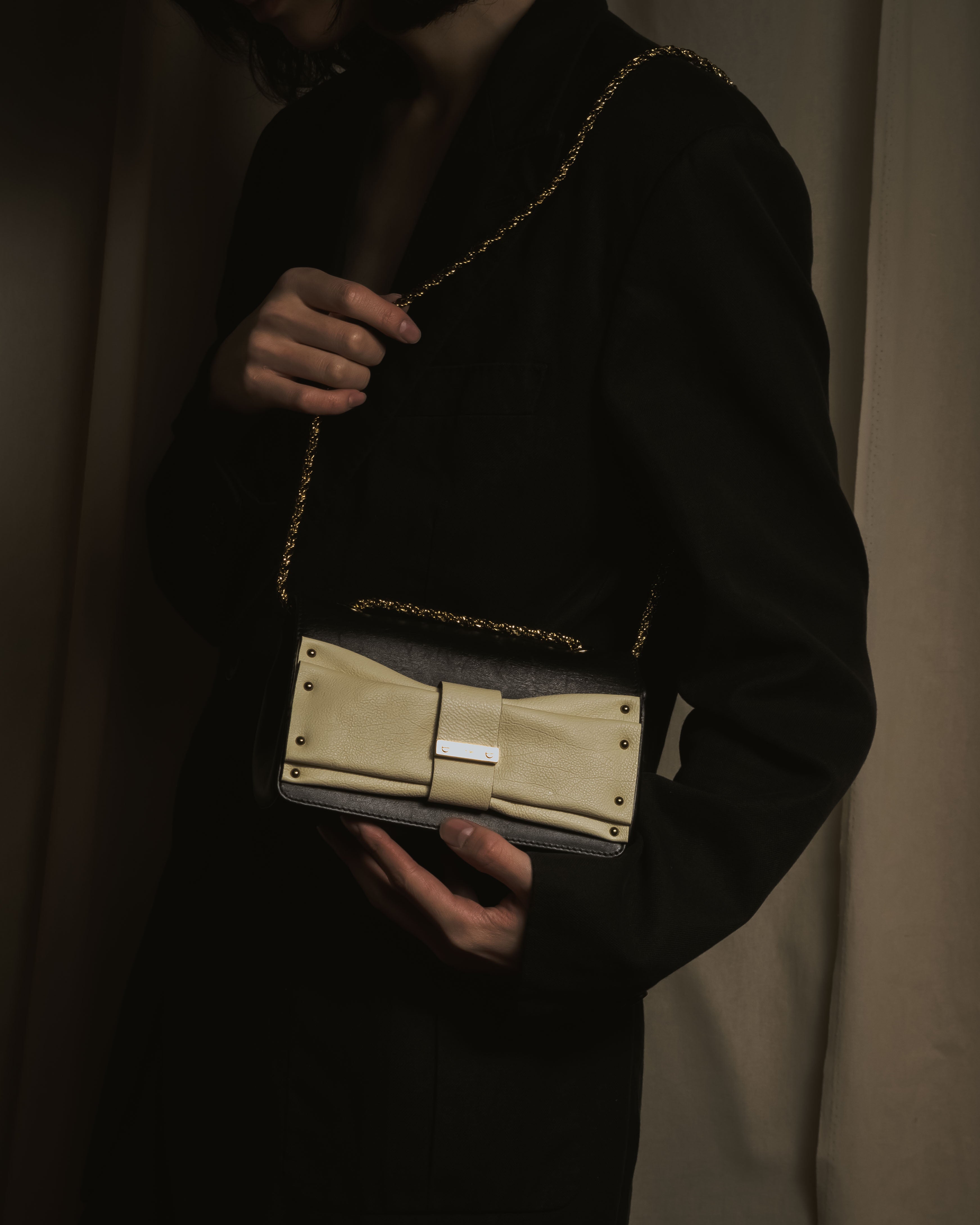 "Chloe" 六月蝴蝶结细节链条肩包