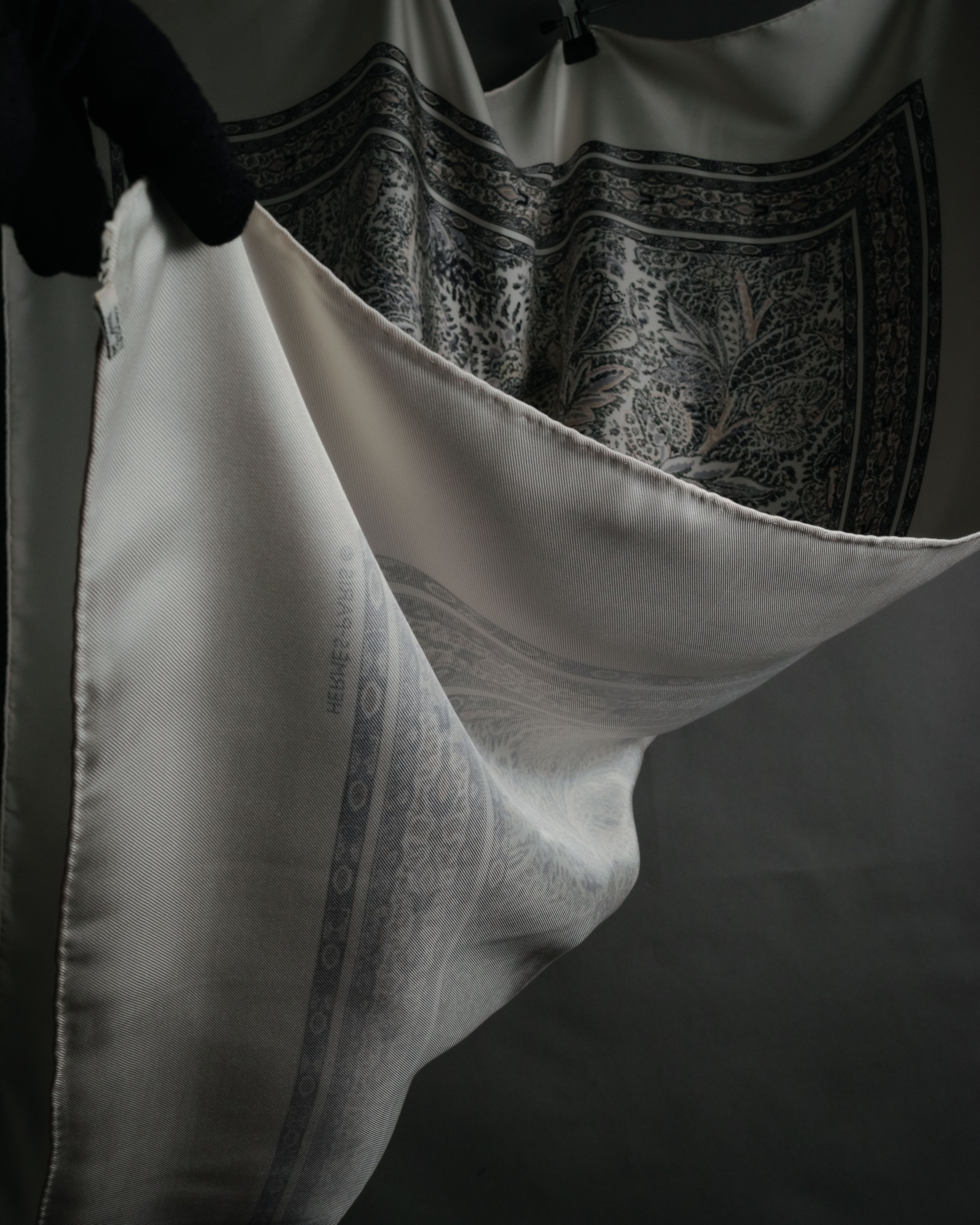 “HERMES” 1995–2005 Paisley botanical silk twill carré scarf