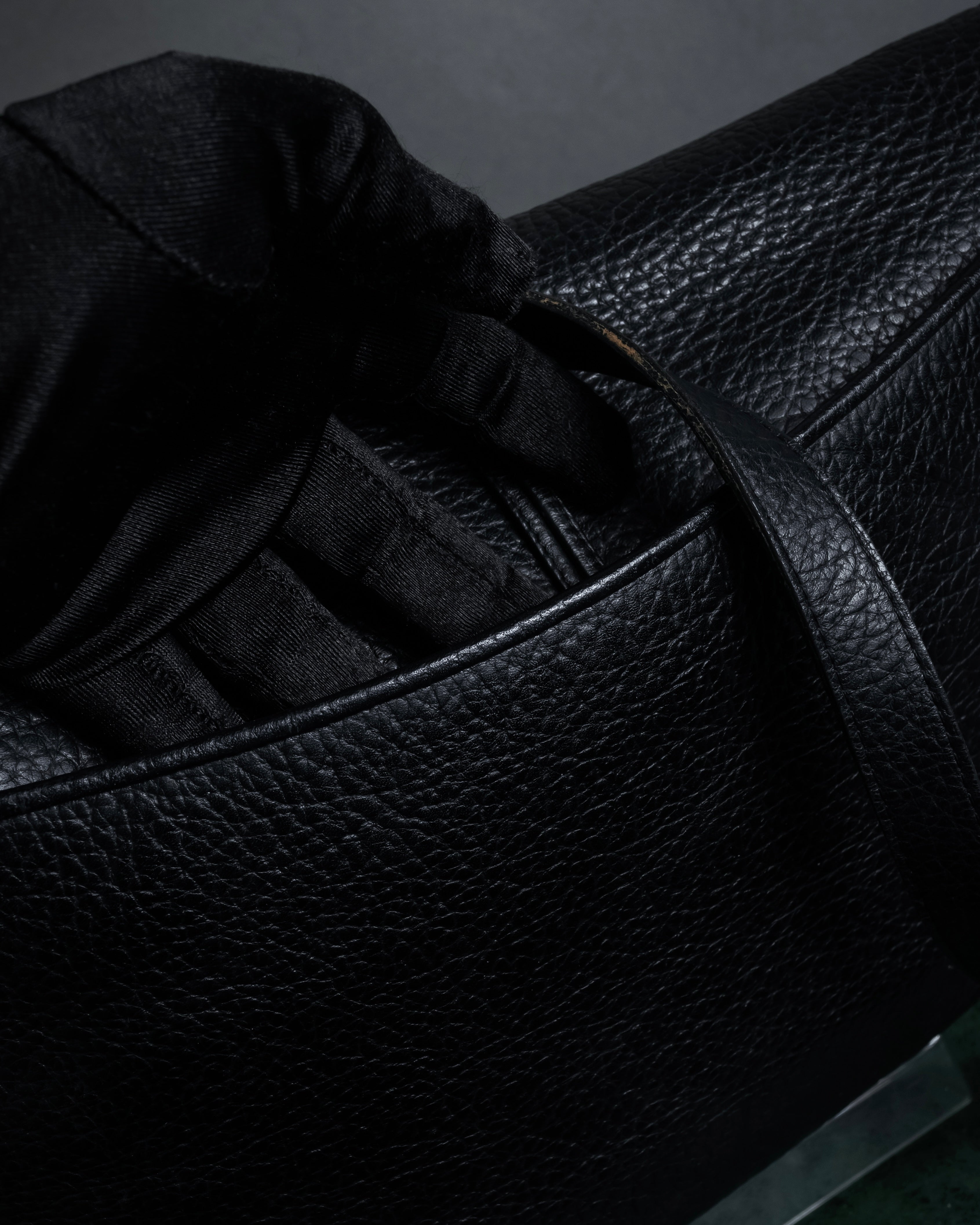 "YVES SAINT LAURENT" 80's-90's Wood toggle design pebbled leather bag