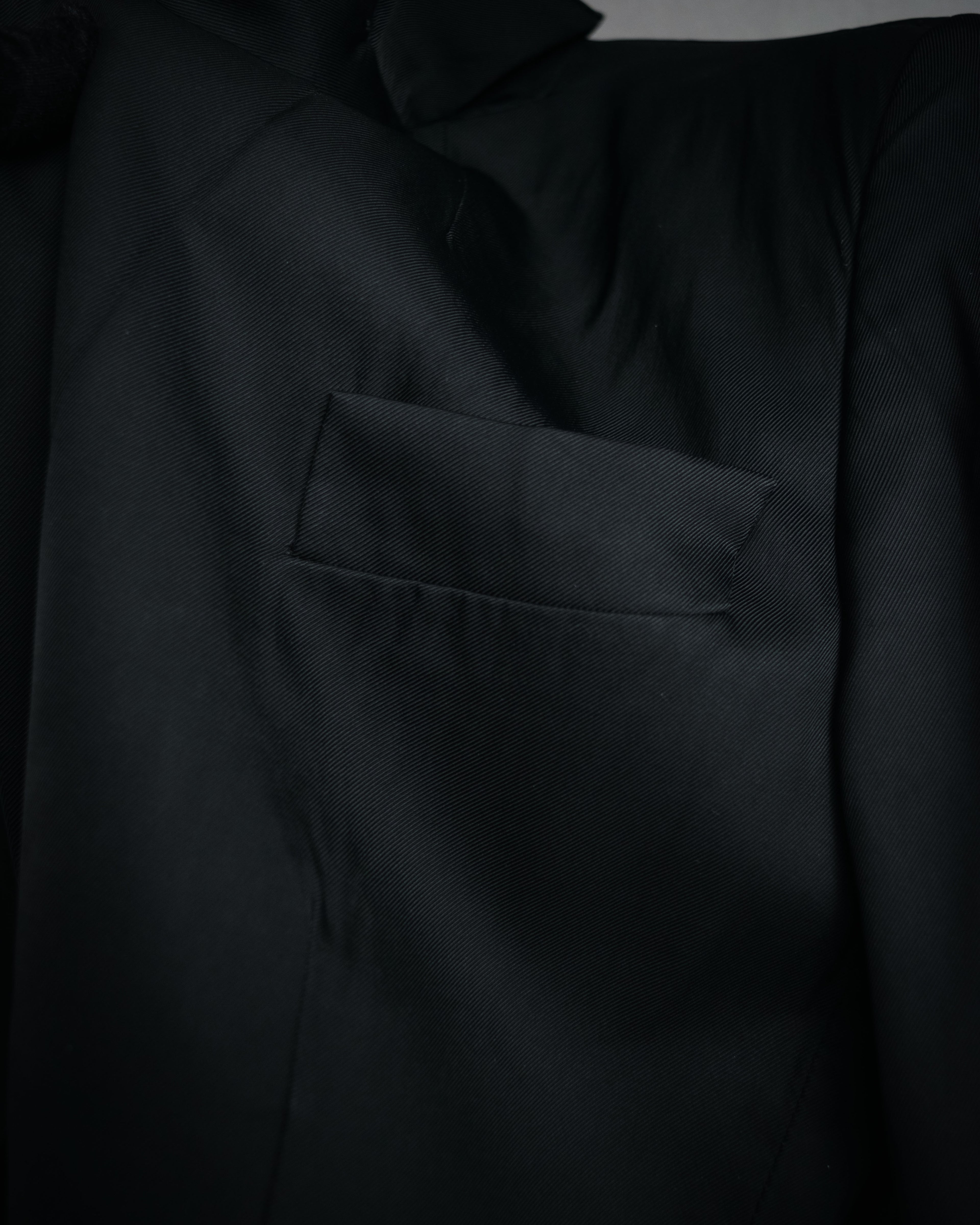 “GUCCI” Early 2000s satin peak lapel tailored jacket