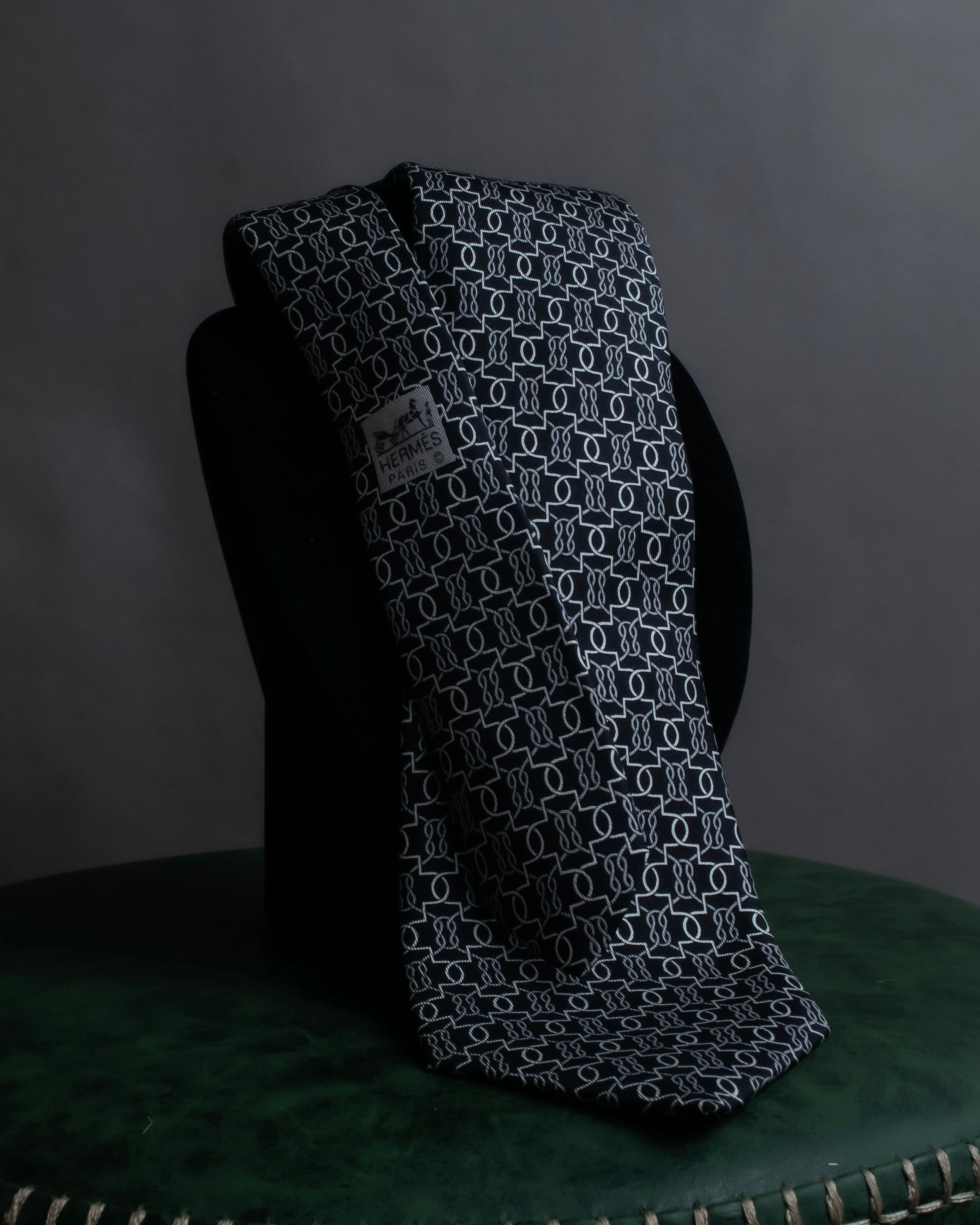 "HERMES" Chain motif silk necktie