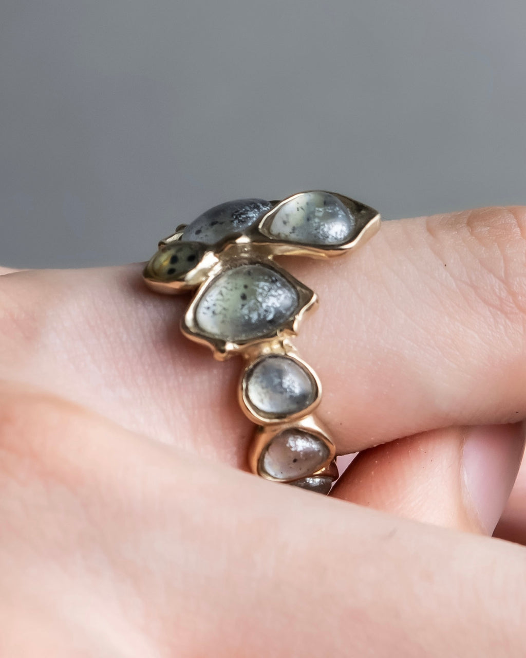 "CHANEL" Mysterious details stone ring