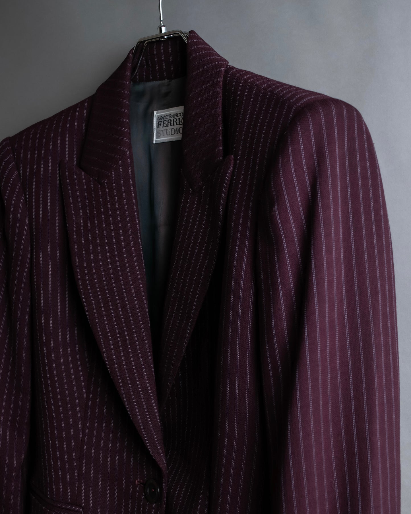 "GIANFRANCO FERRE" Striped peak lapel 1 button tailored jacket