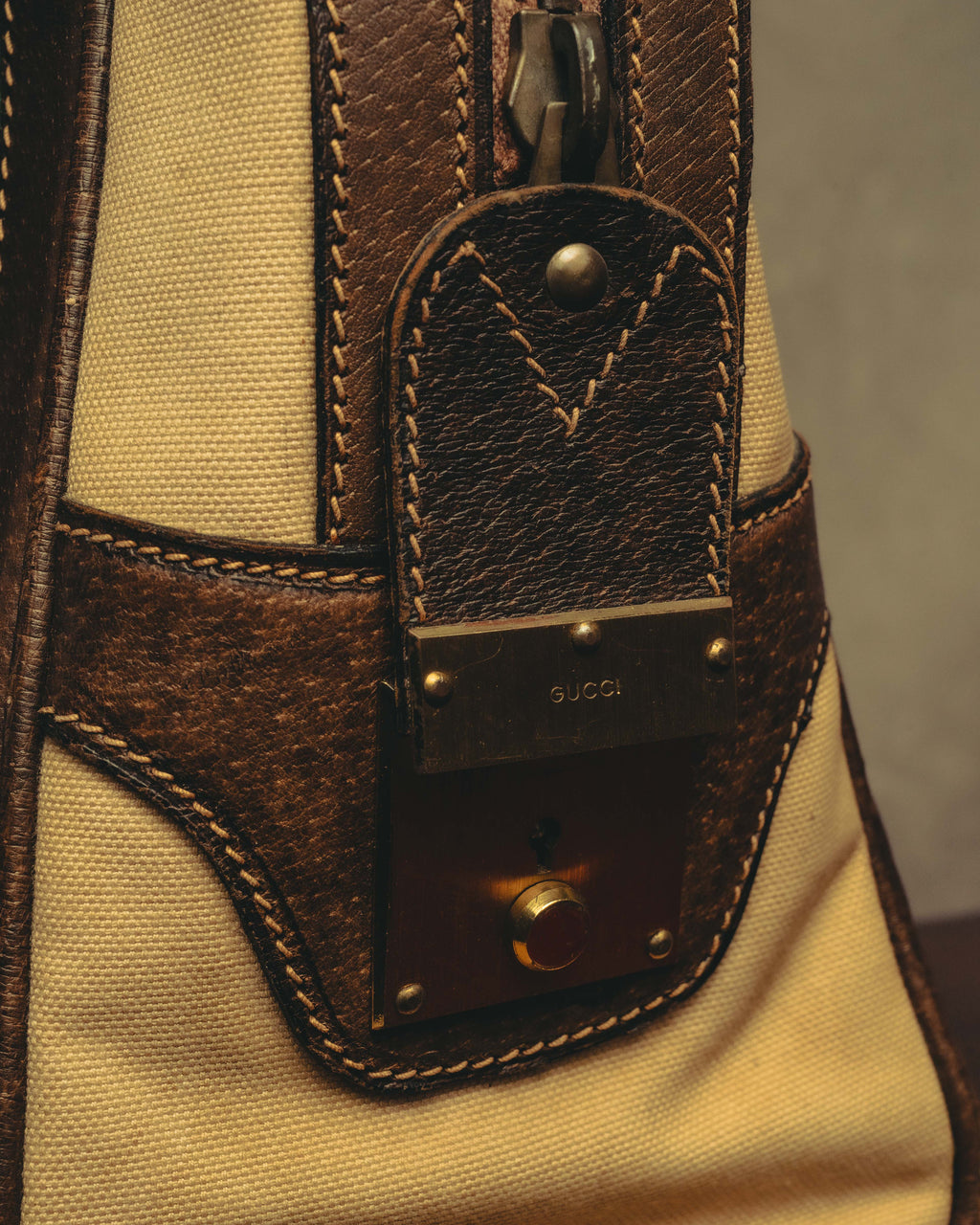 "GUCCI" 70's Iconic web travel shoulder bag