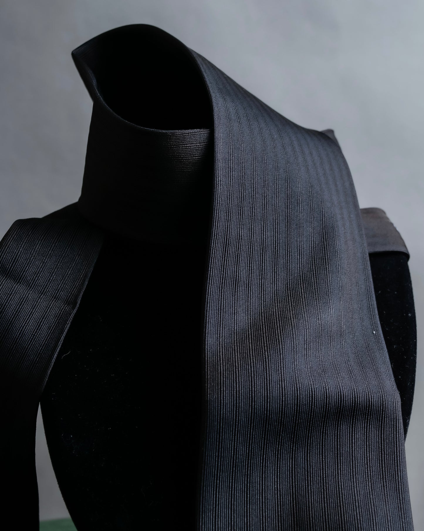 "CHANEL" 100% silk, shadow stripe pattern neck tie