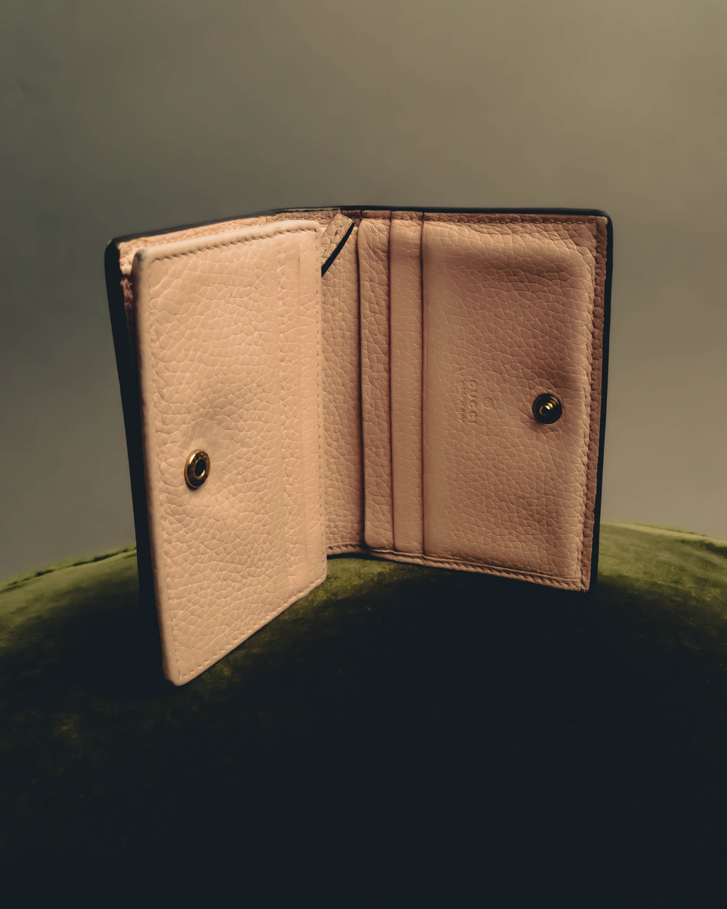 "GUCCI" 2010's-20's Pink bee motif trifold wallet