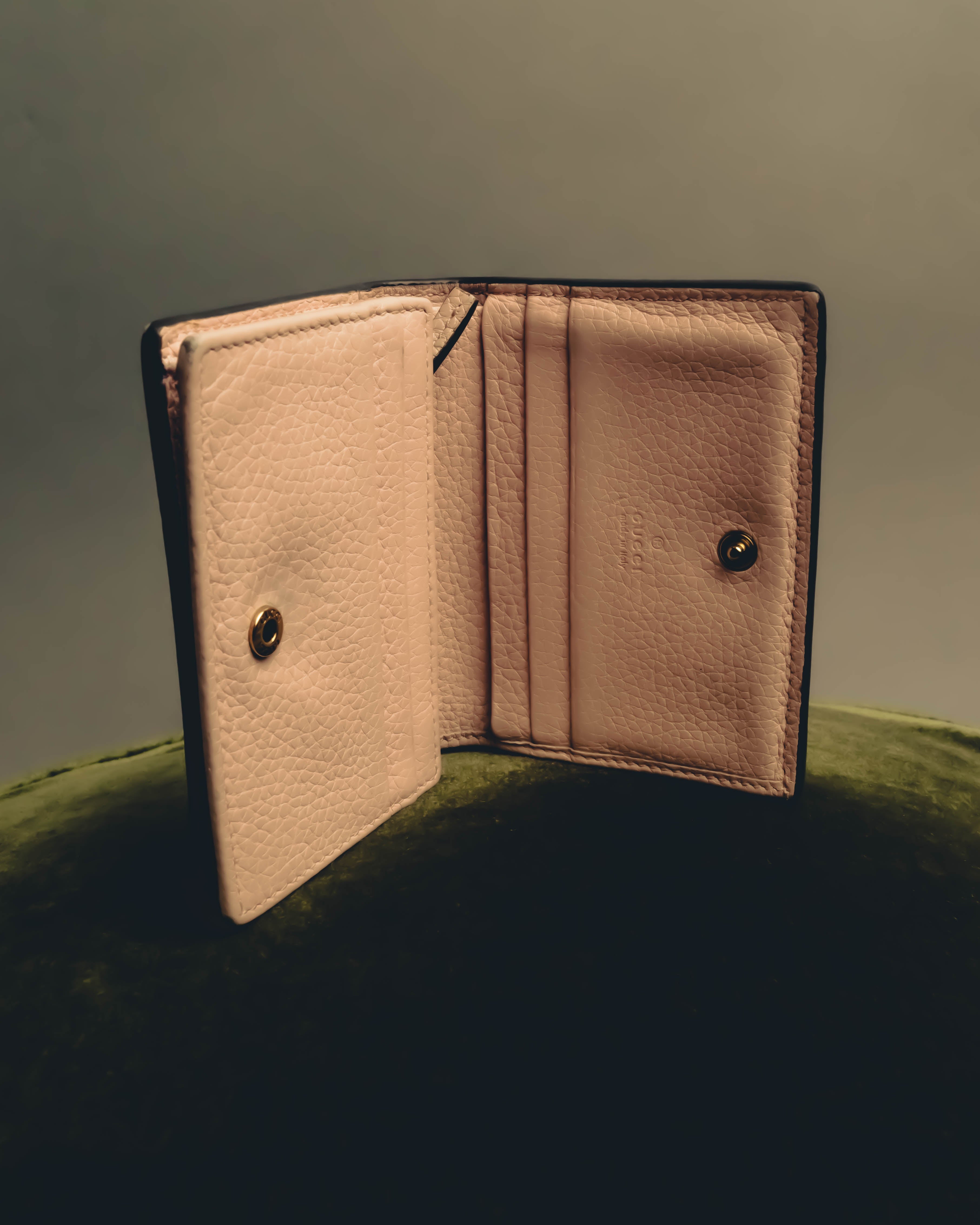 "GUCCI" 2010's-20's Pink bee motif trifold wallet