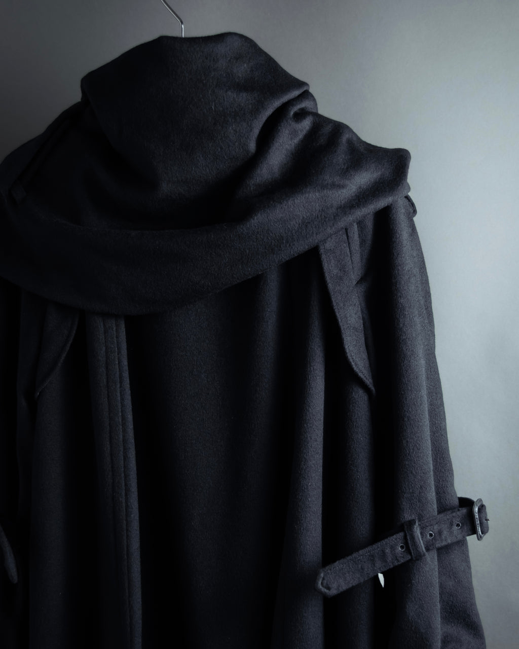 "TORUICHOU" Muffler-style collar military detail coat