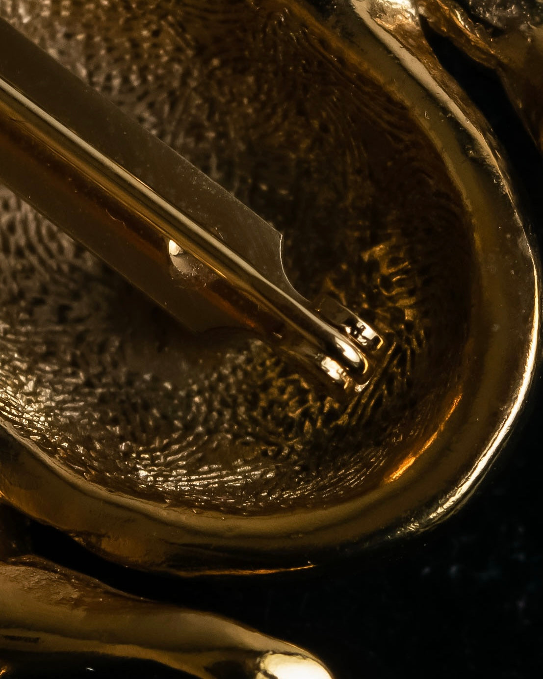 "Christian Dior" Bee motif gold brooch