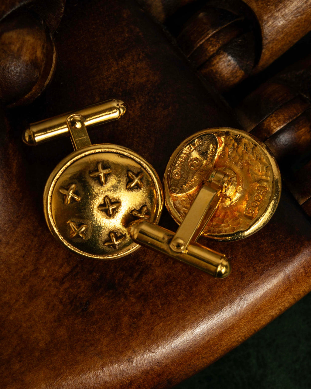 "CHANEL" Dome relief cross motif gold cufflinks