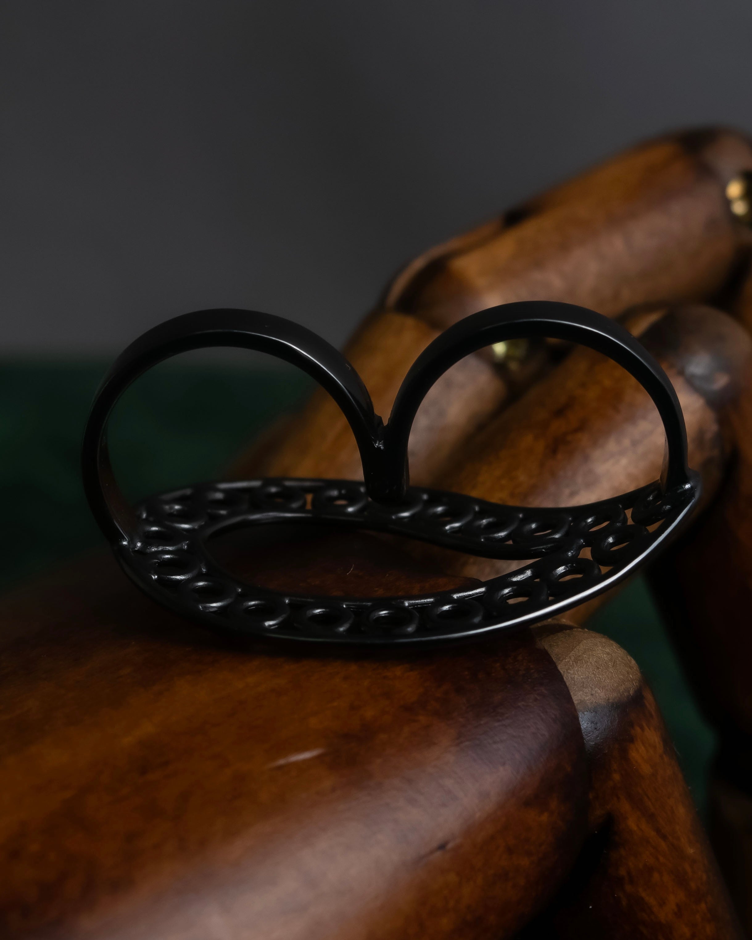 "Maison Martin Margiela" Black lacquered hollow double finger ring