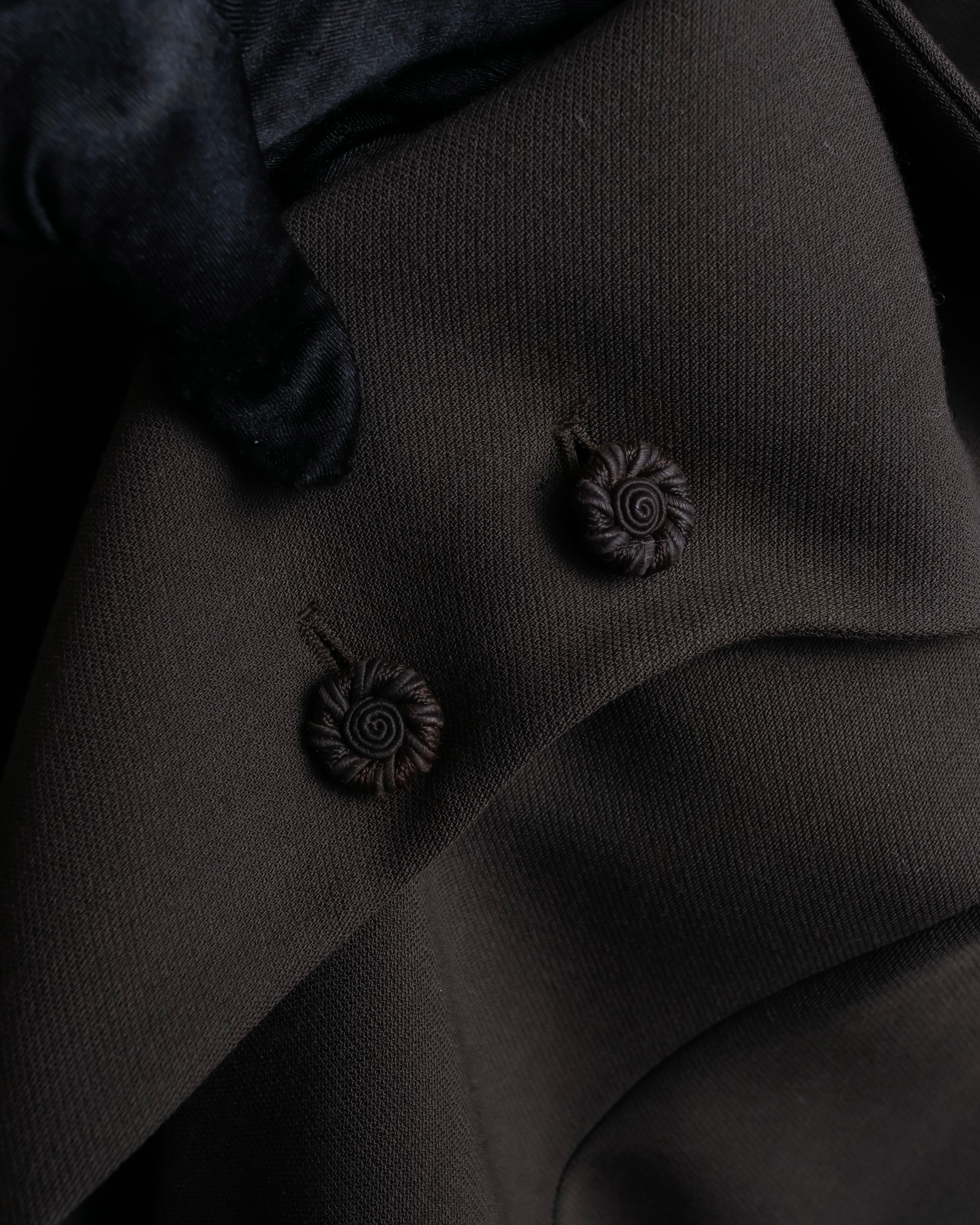 "Christian Dior Boutique Paris" Beautiful waist-shape shawl collar long coat