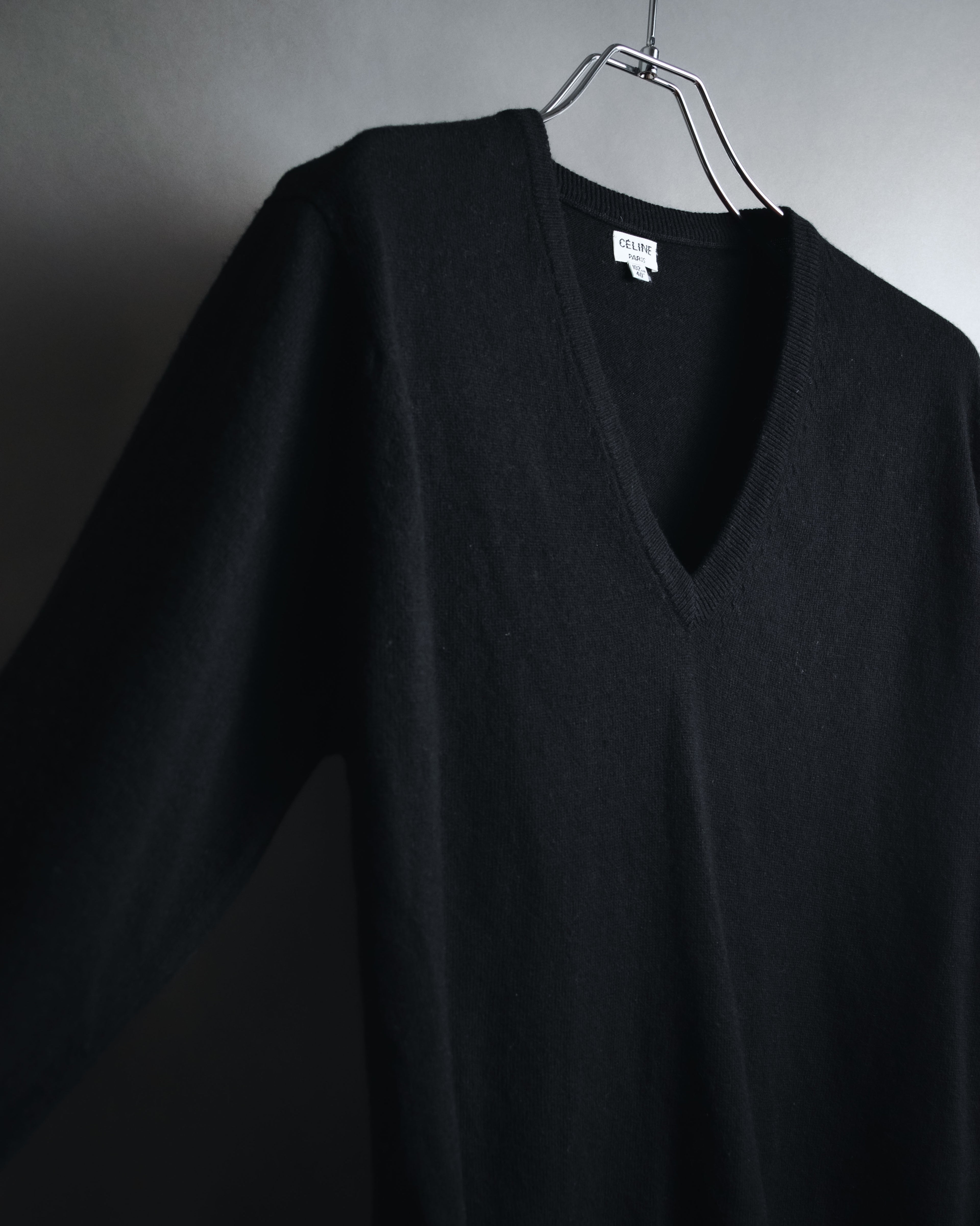 "CELINE" 90’s scottish cashmere v neck knit