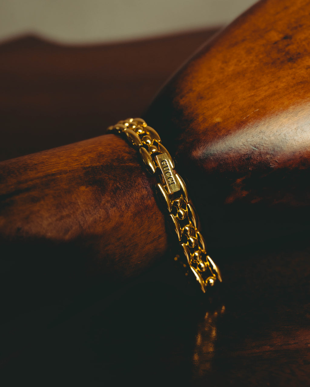–SPECIAL– "GUCCI" 80's-90's Elegant gold tone wristwatch