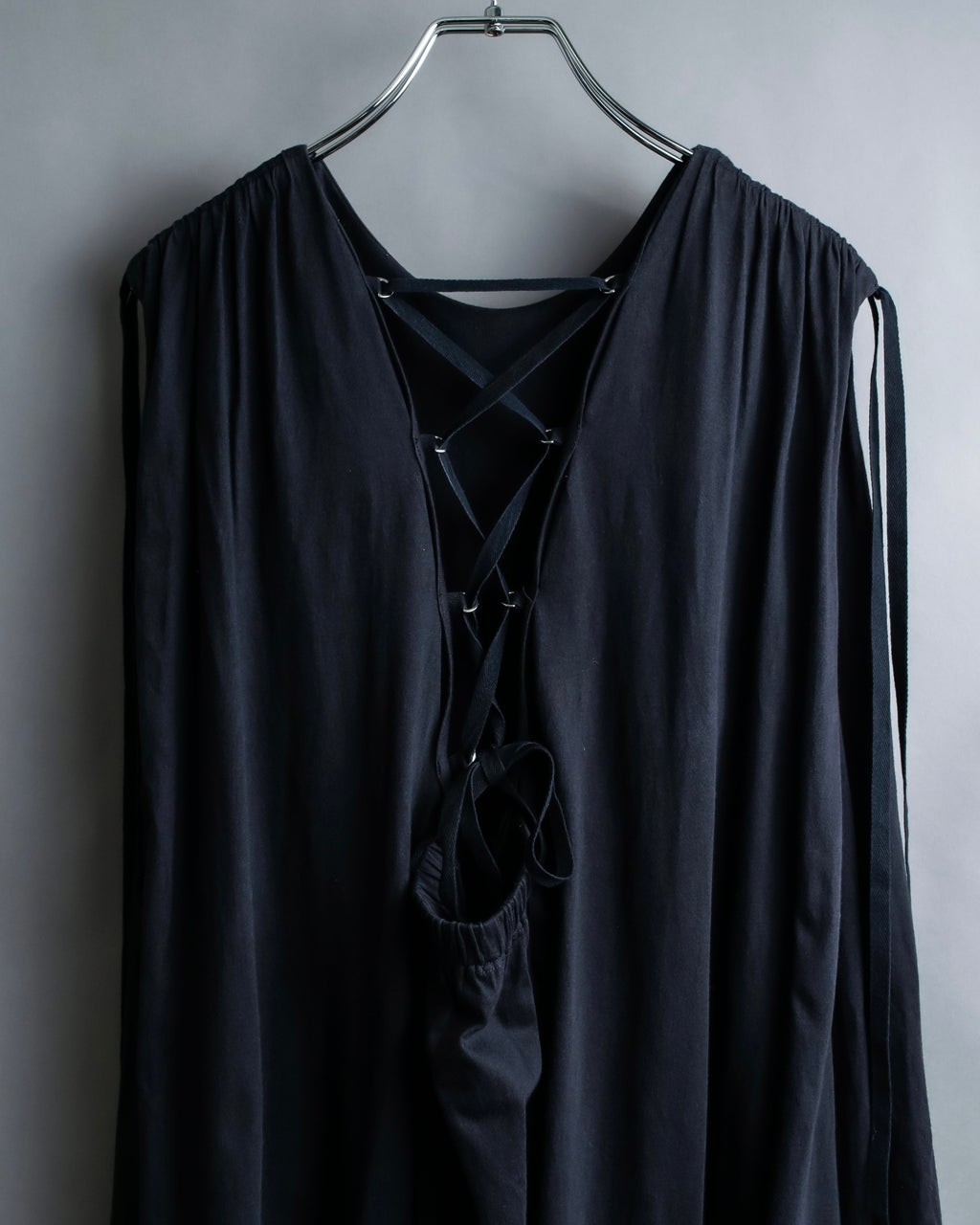 “N°21” Lace up designed no sleeves one piece