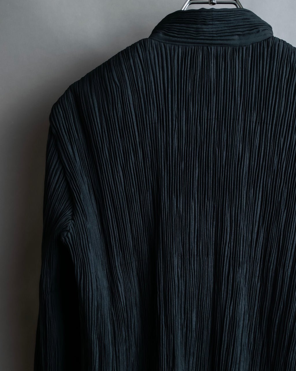 "ISSEY MIYAKE" Pleated vertical line shirt jacket
