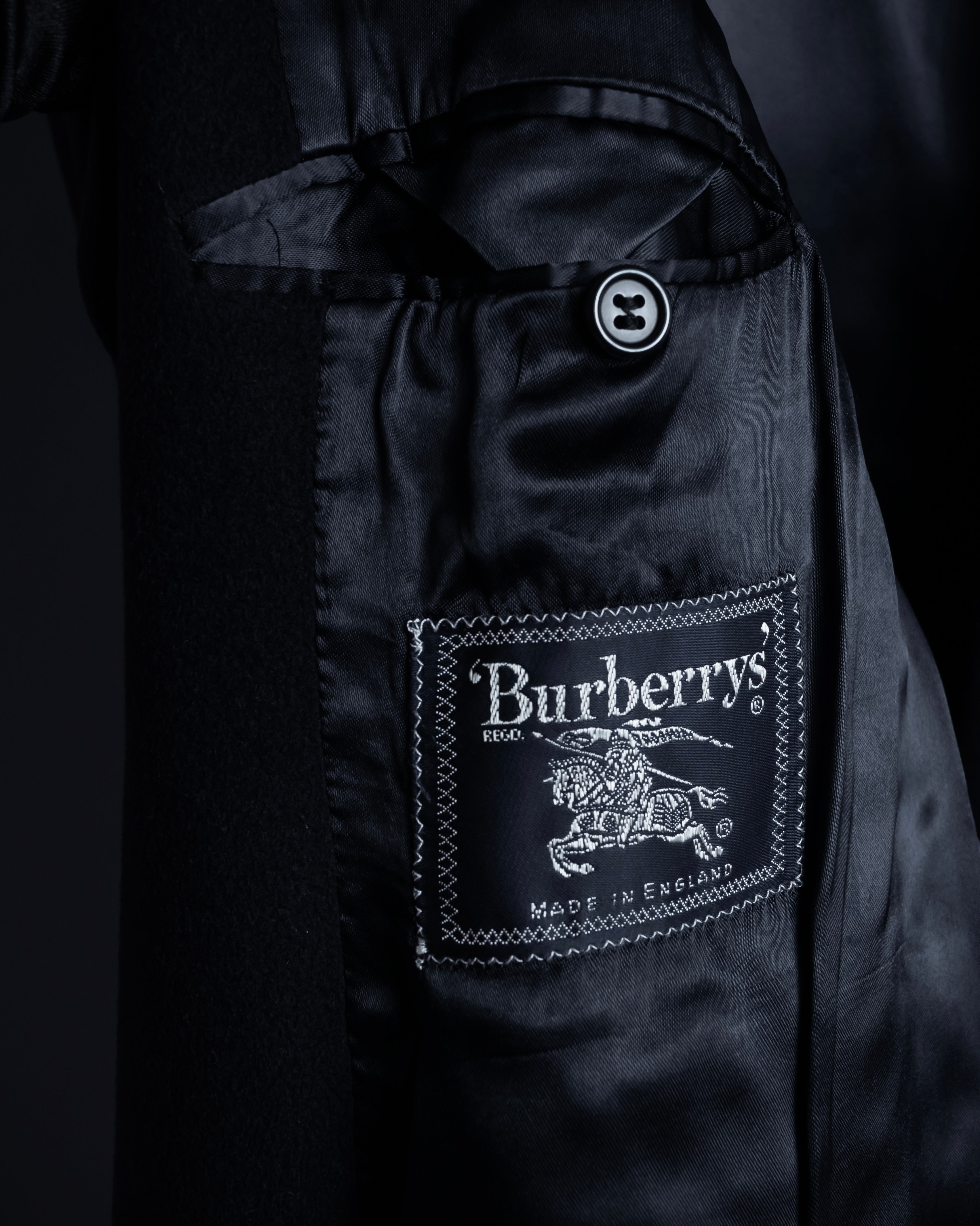 -SPECIAL- "BURBERRYS" 1980-1990's 
Classically tailored oversized 100% cashmere chester coat