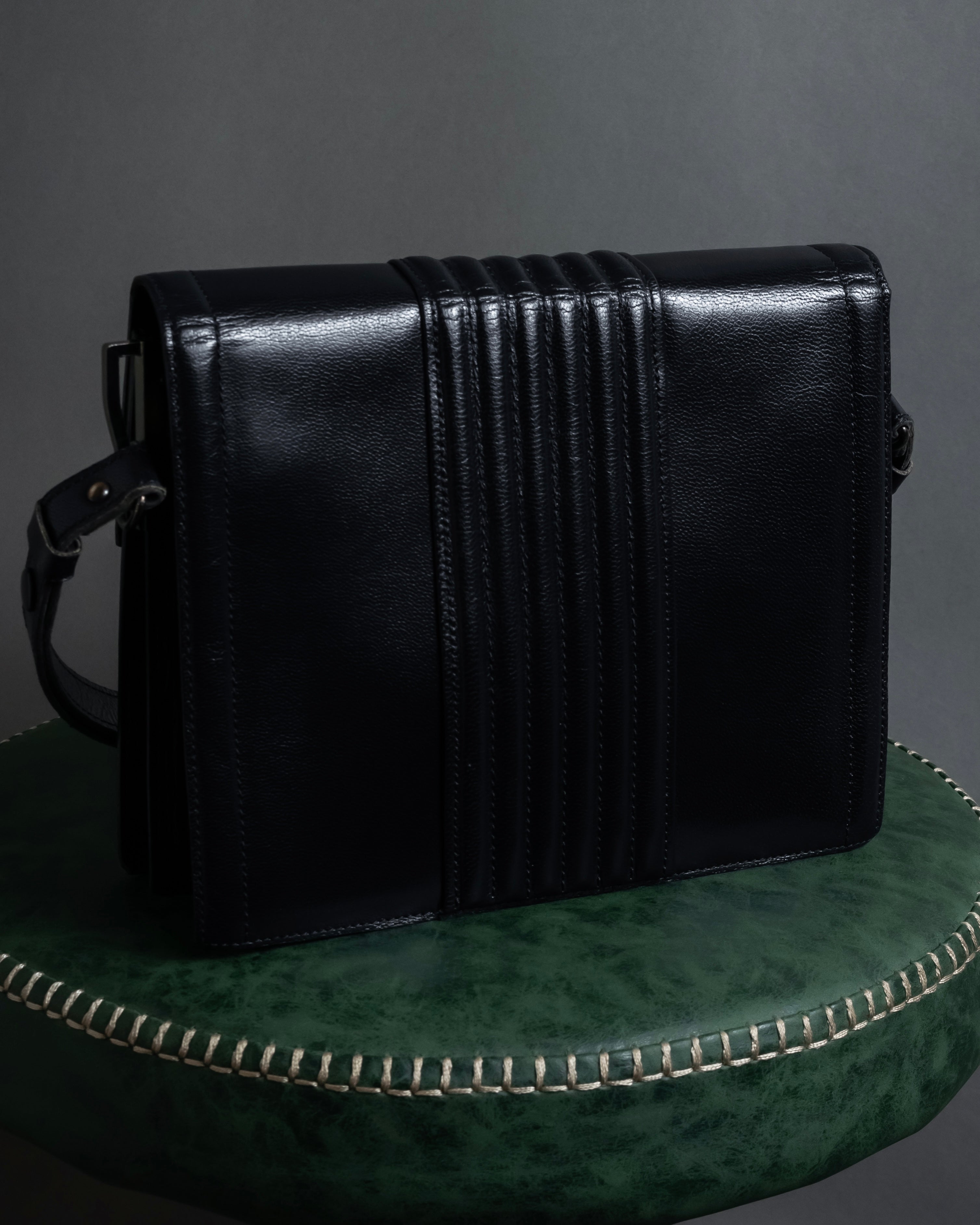 "YVES SAINT LAURENT" Straight ridge design square forum leather bag