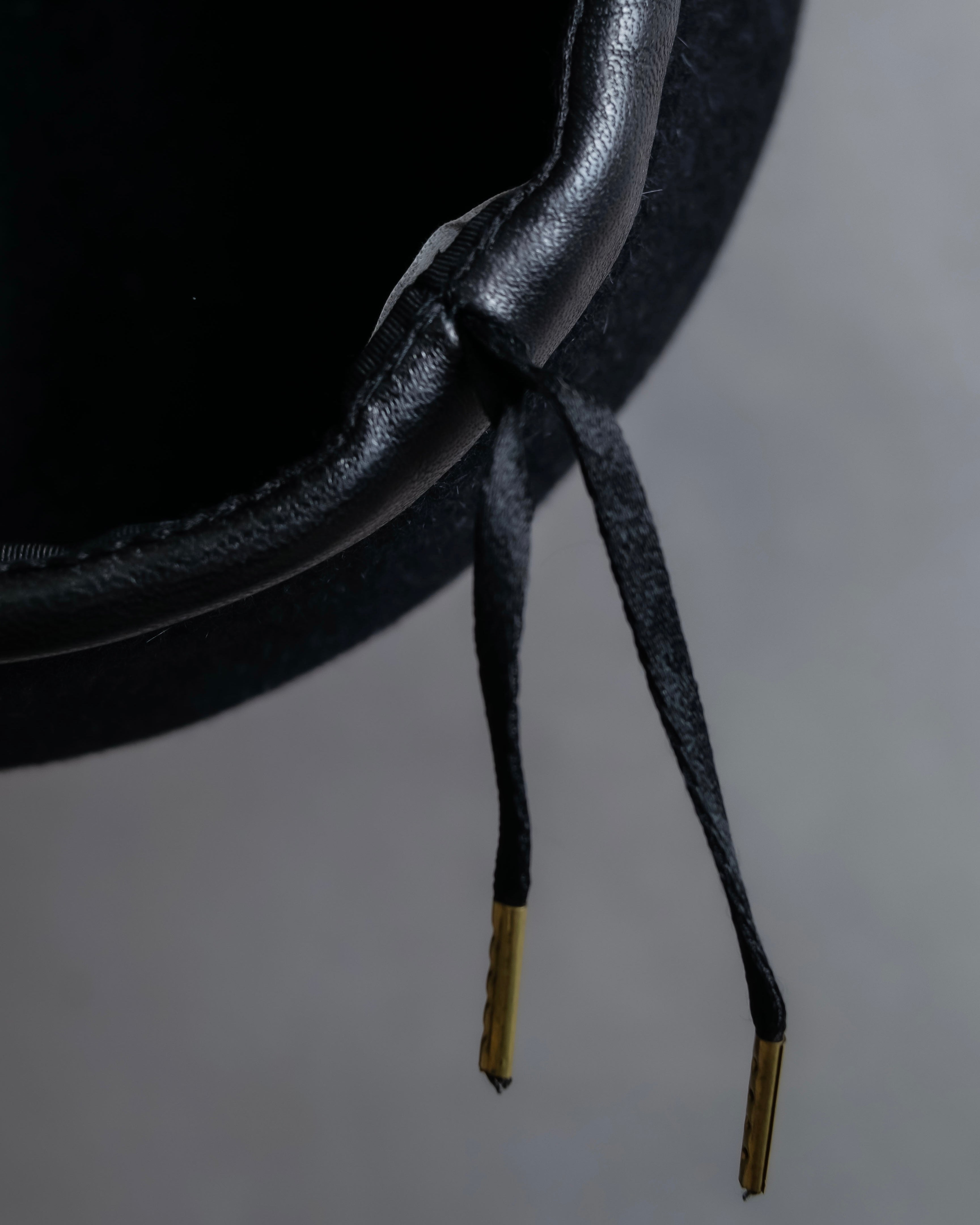 "FUMIKA UCHIDA" Leather piping design wool felt beret