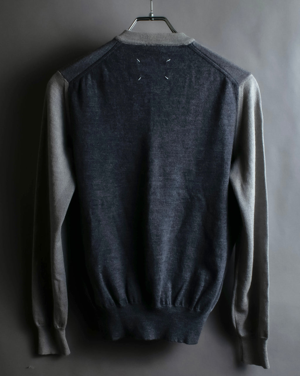 "Maison Martin Margiela" 2008SS two-tone V-neck knit