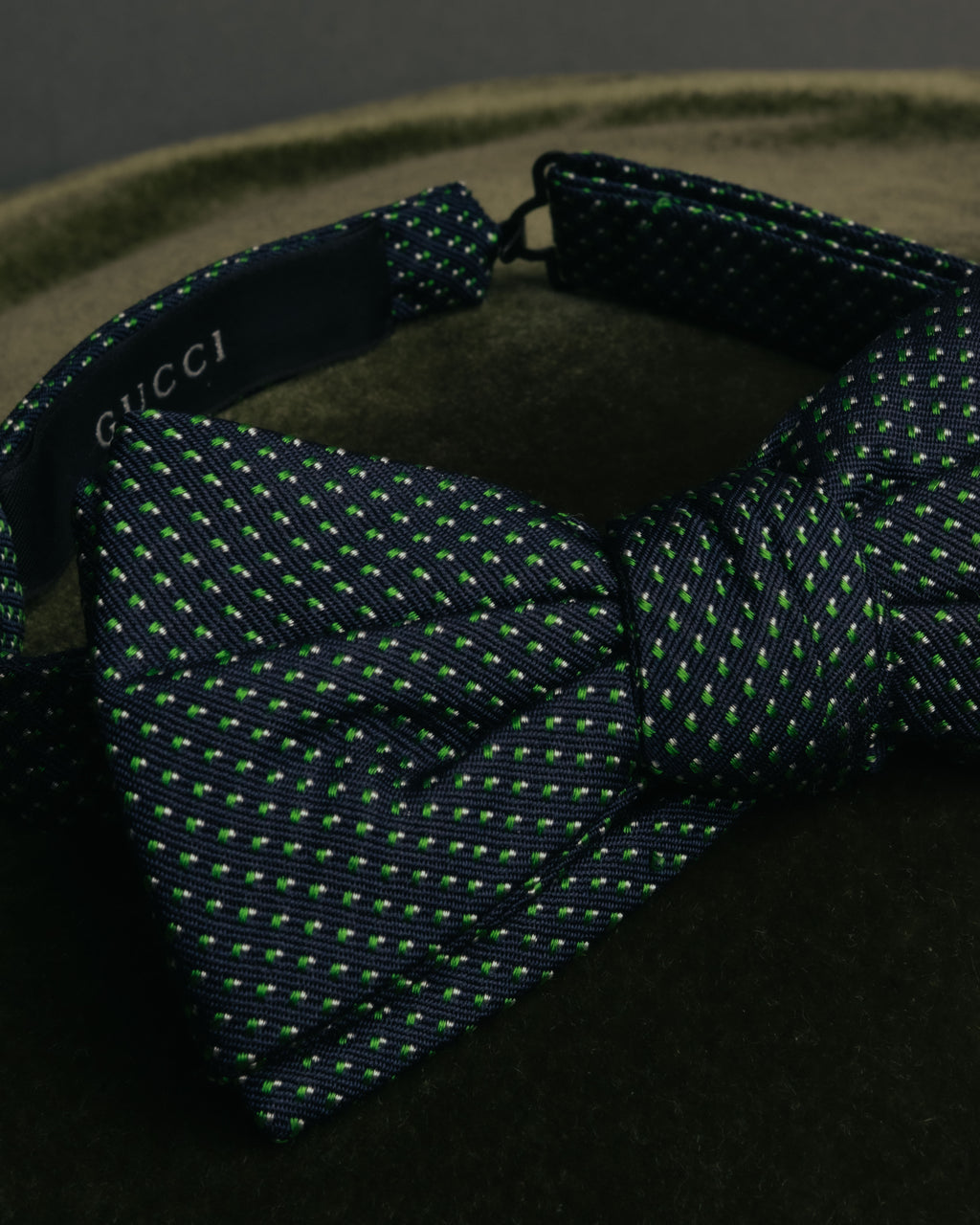 “GUCCI” 10’s Micro jacquard pre tied bow tie