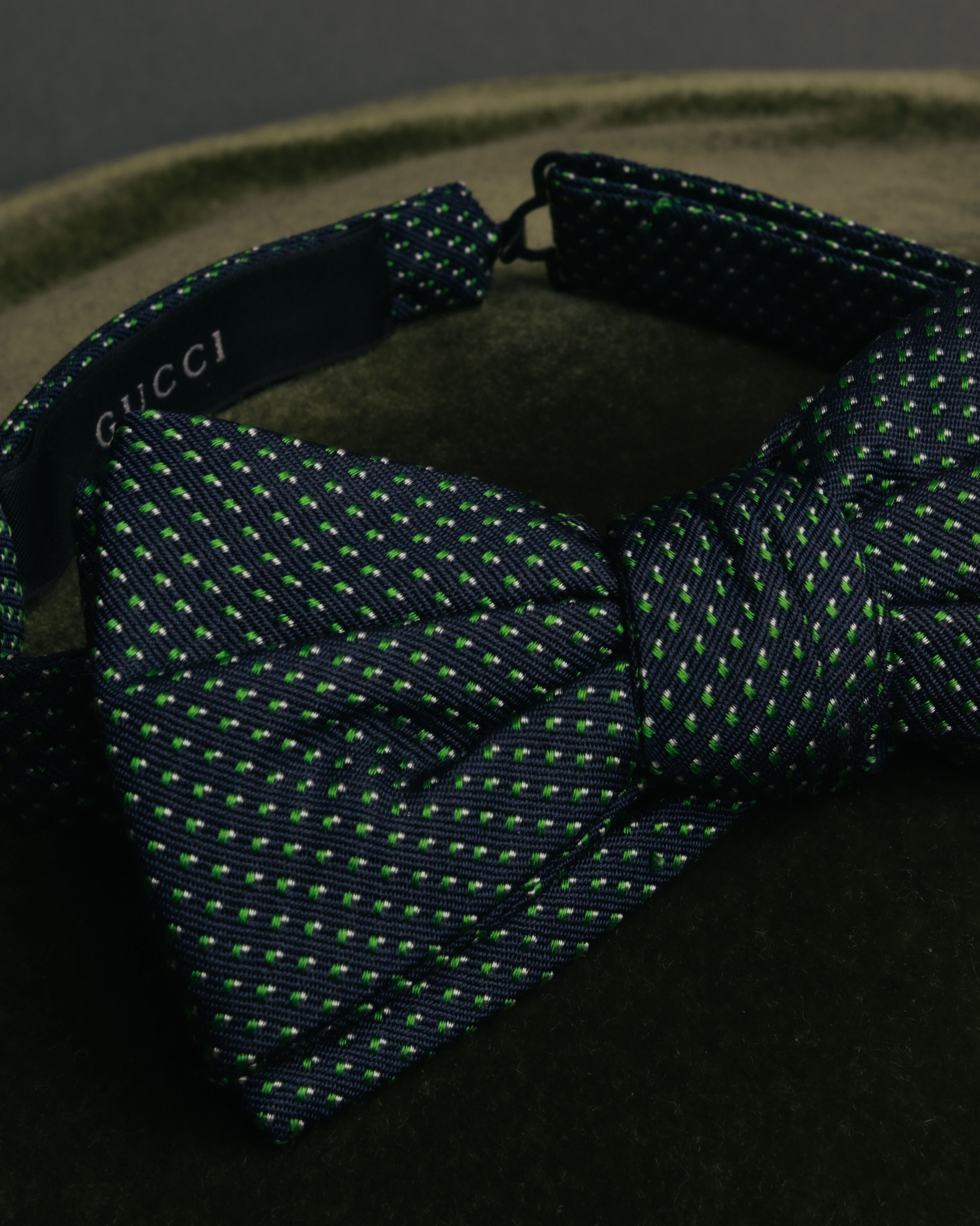 “GUCCI” 10’s Micro jacquard pre tied bow tie