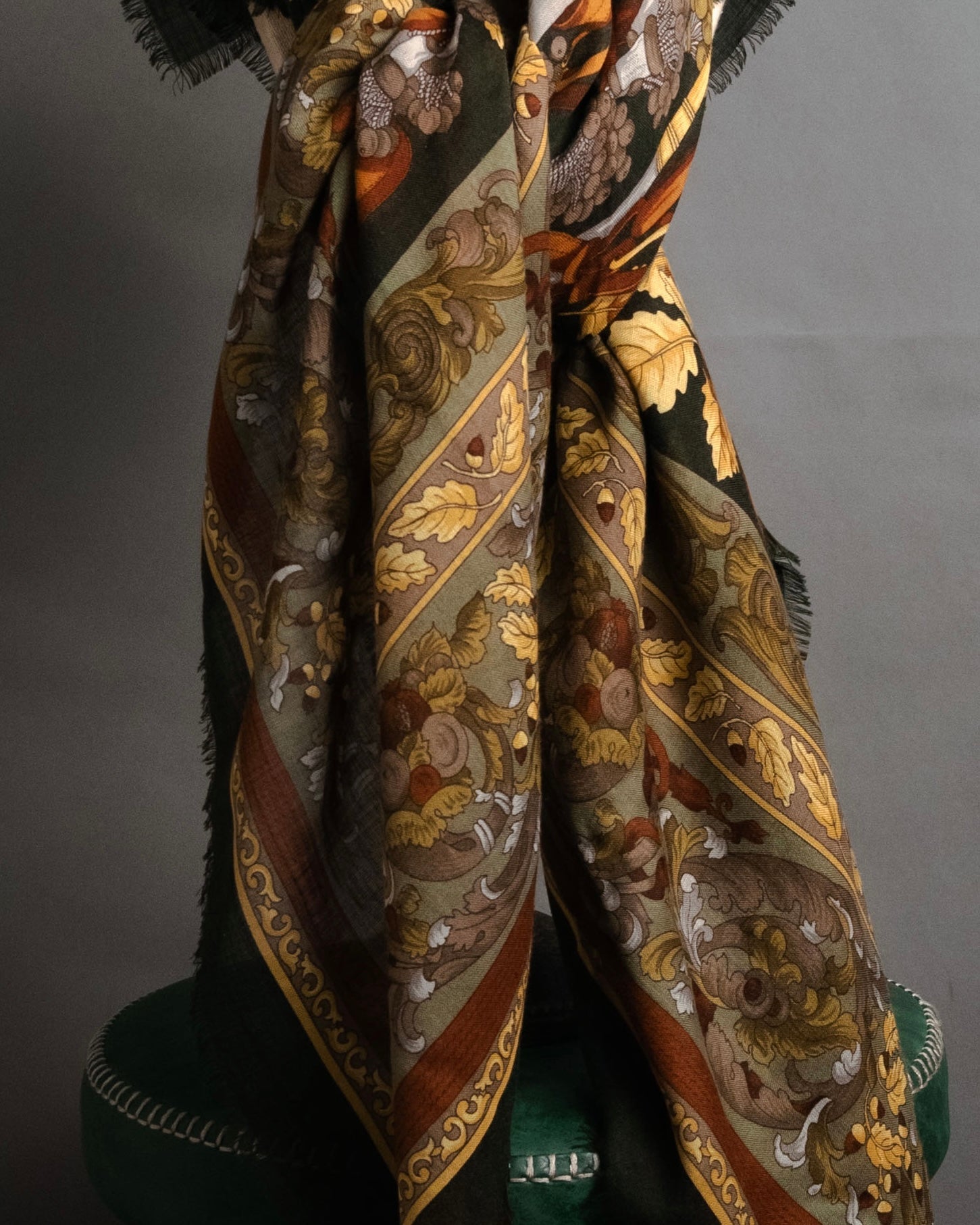 “LOEWE” 90’s–00’s Equestrian motif wool silk fringe scarf